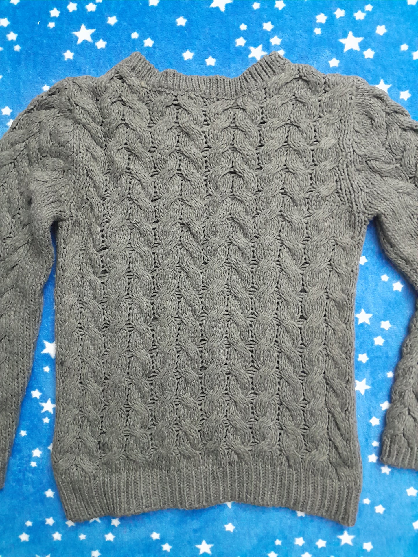 Pulover damă tricotat gros – model împletit clasic, călduros și elegant. Marca H&M. Marime S.