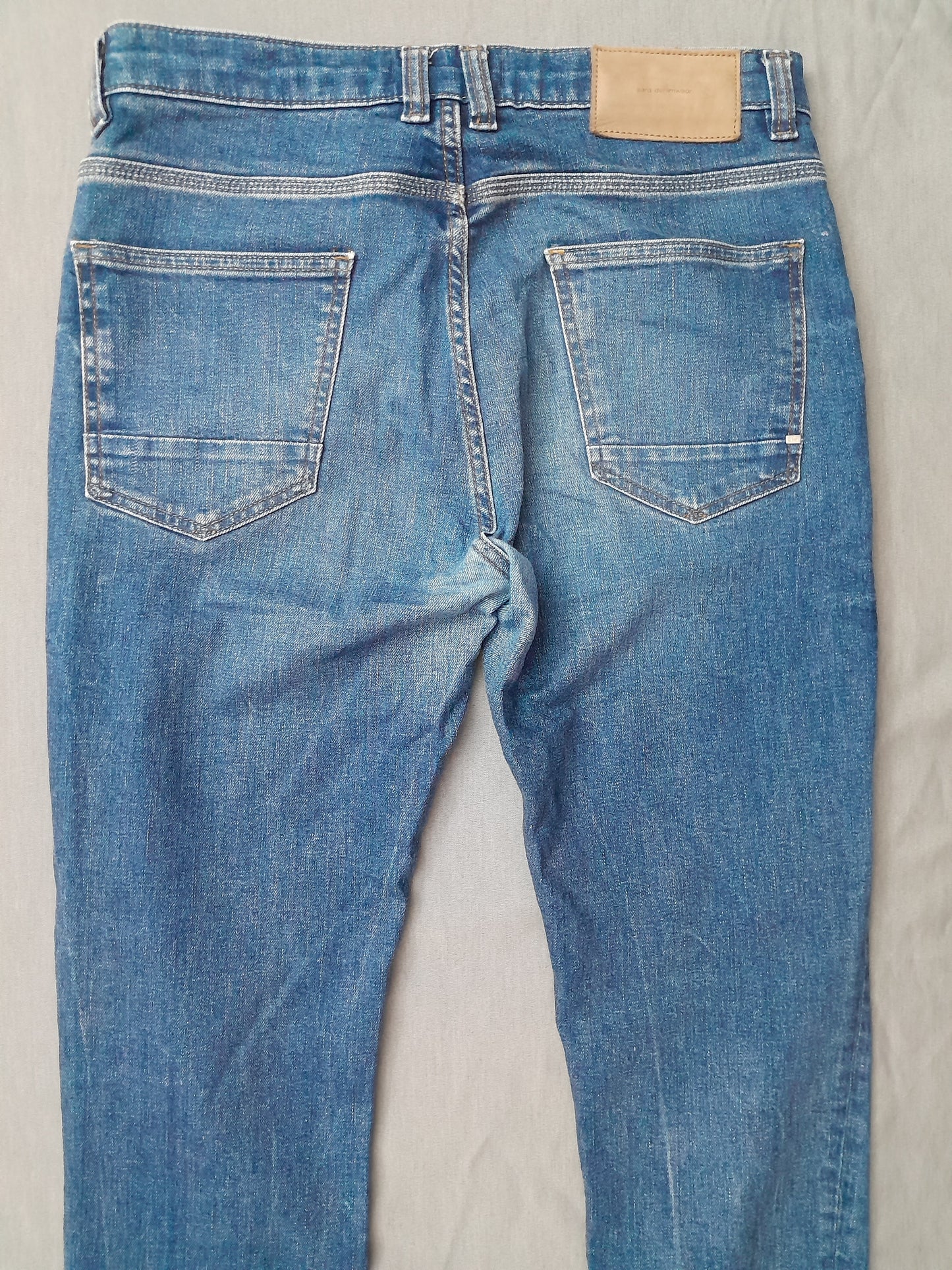 Blugi barbatesti. Marca ZARA. Marime 42. Talie: 43 cm.