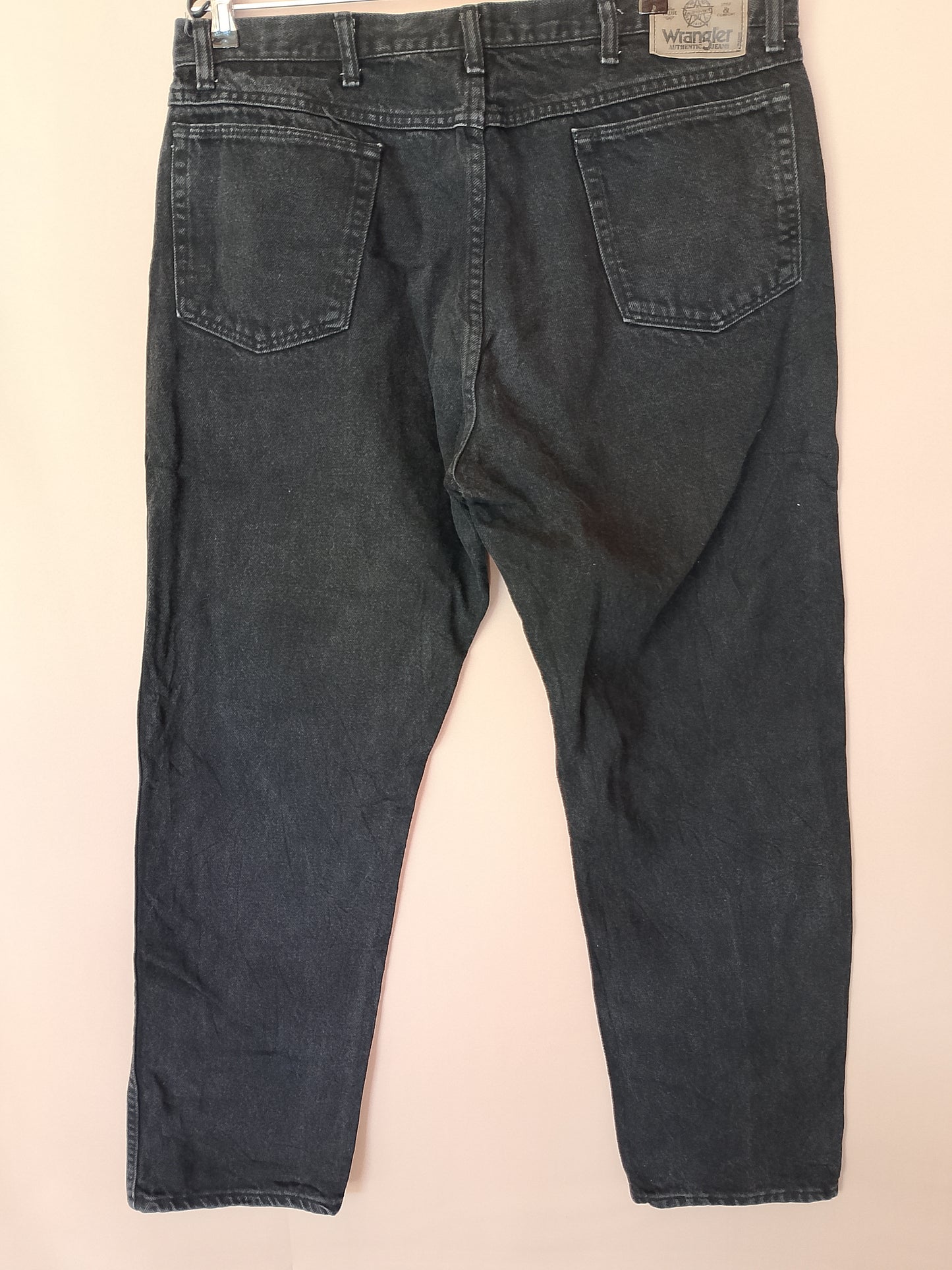 Blugi clasici Wrangler - Un simbol al stilului american autentic, acum în garderoba ta! talie 46 cm