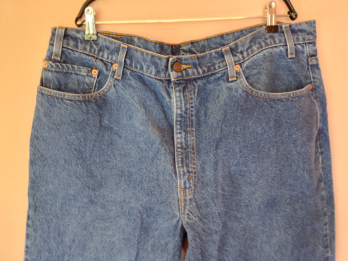 Jeans Levi's 550 - Un clasic relaxat pentru un stil autentic. Talie 49 cm