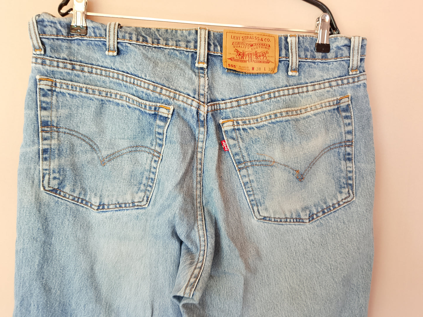 Jeans Levi's 550 - Un clasic relaxat pentru un stil autentic. Talie 48 cm