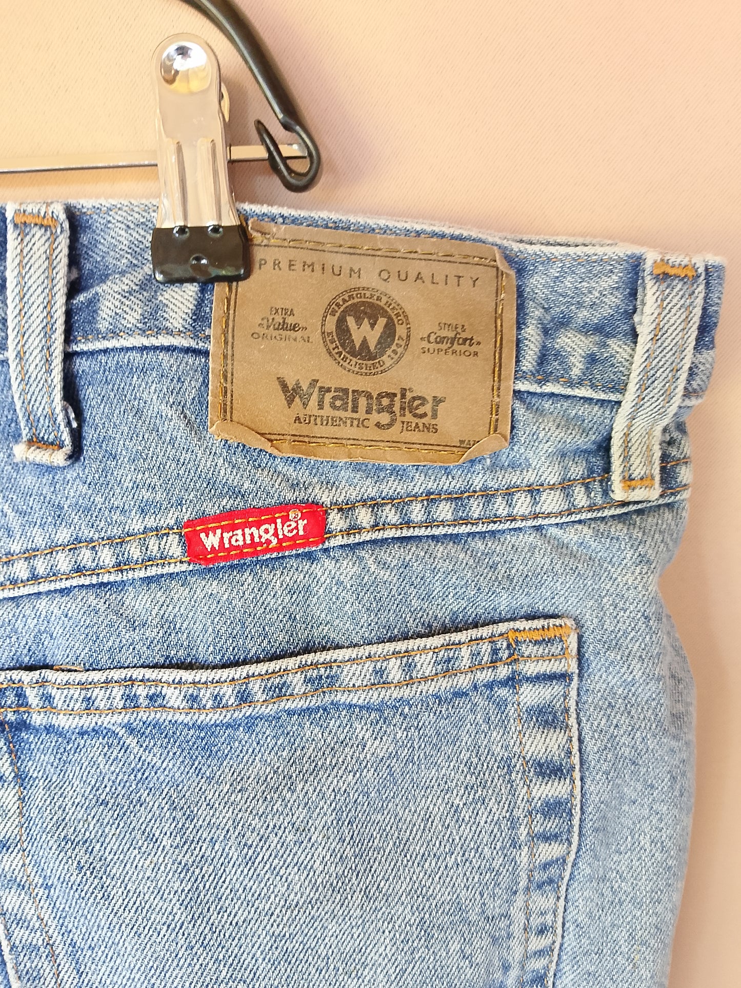 Blugi Originali Wrangler, Albastru Deschis - Stil Clasic Autentic!