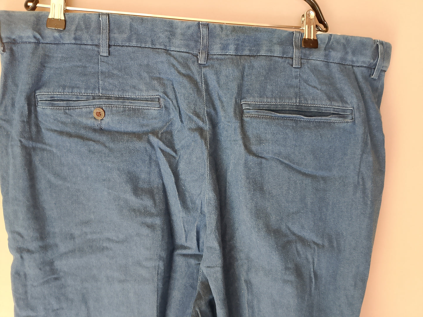 Eleganță Casual și Confort la Orice Ocazie: Pantaloni tip Chino în Măsura 42