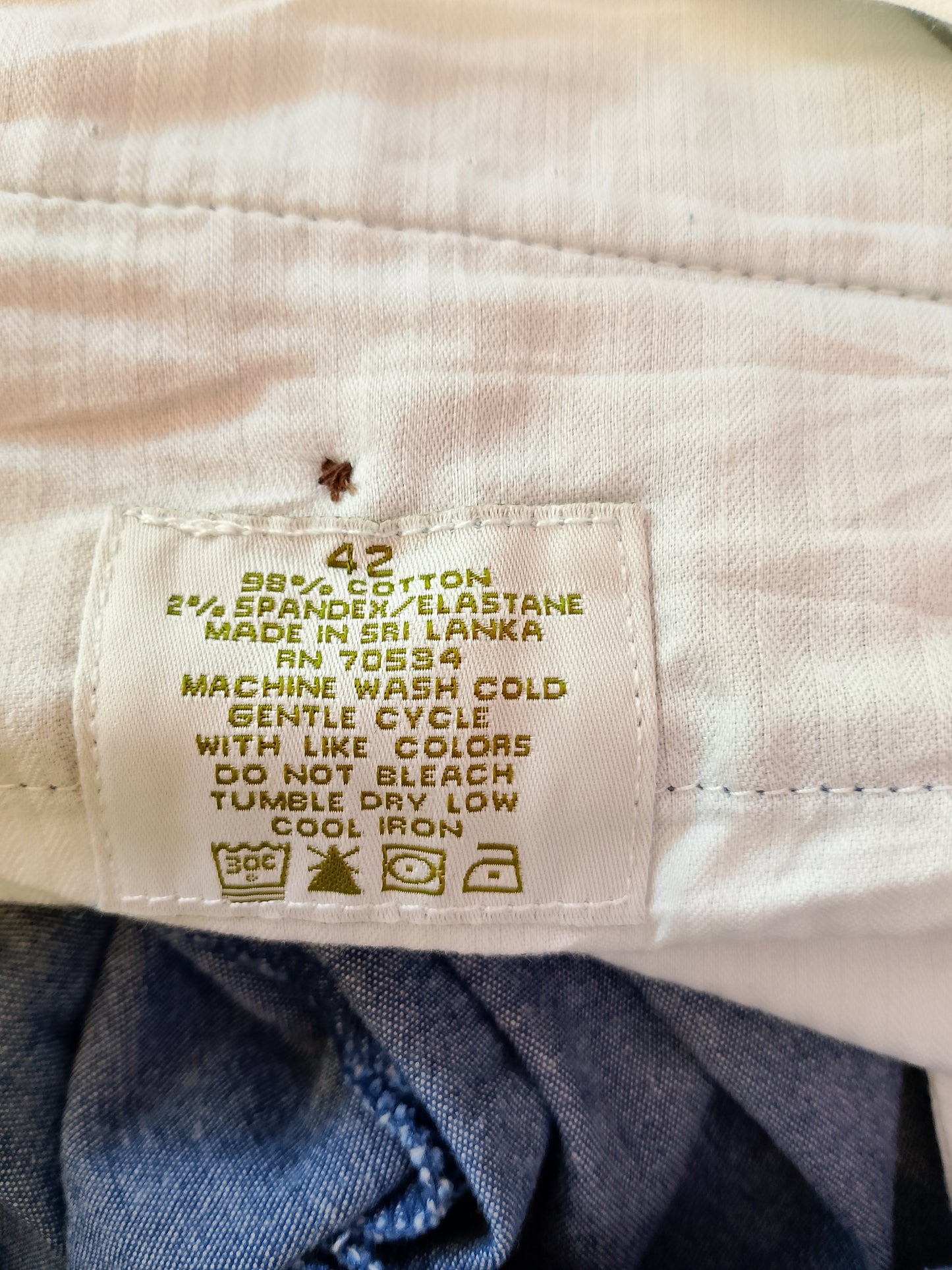 Eleganță Casual și Confort la Orice Ocazie: Pantaloni tip Chino în Măsura 42