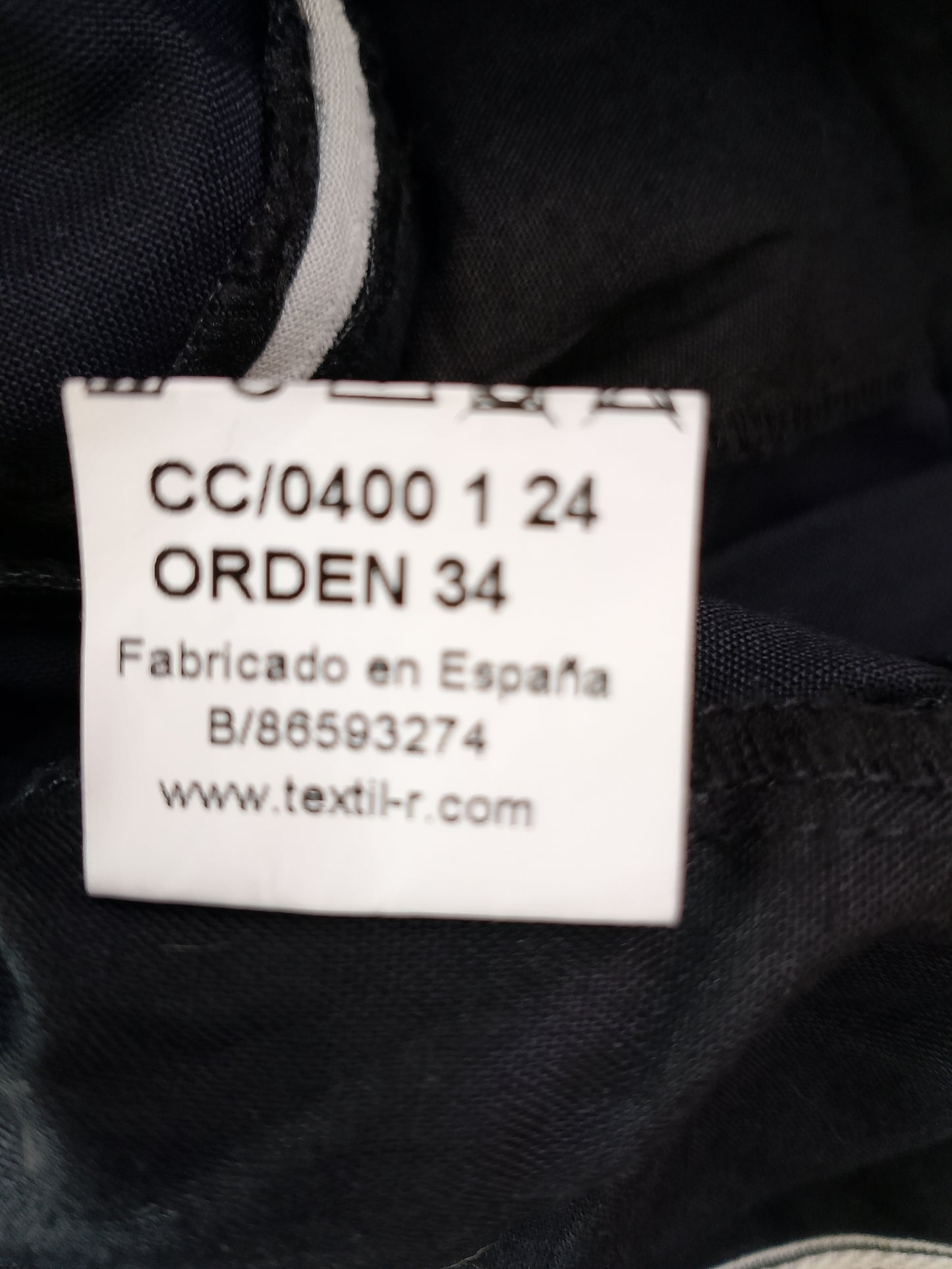 Pantaloni eleganți bărbați, negri, cu dungi albe - Perfect pentru o ținută business sau casual smart!. Marime 40