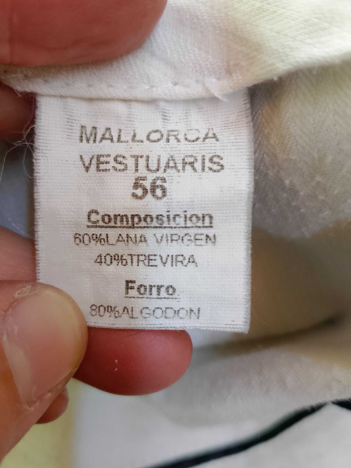 Pantaloni bărbați croi clasic, negri cu dungă laterală albă - Eleganță și stil la un preț avantajos! Marime 56