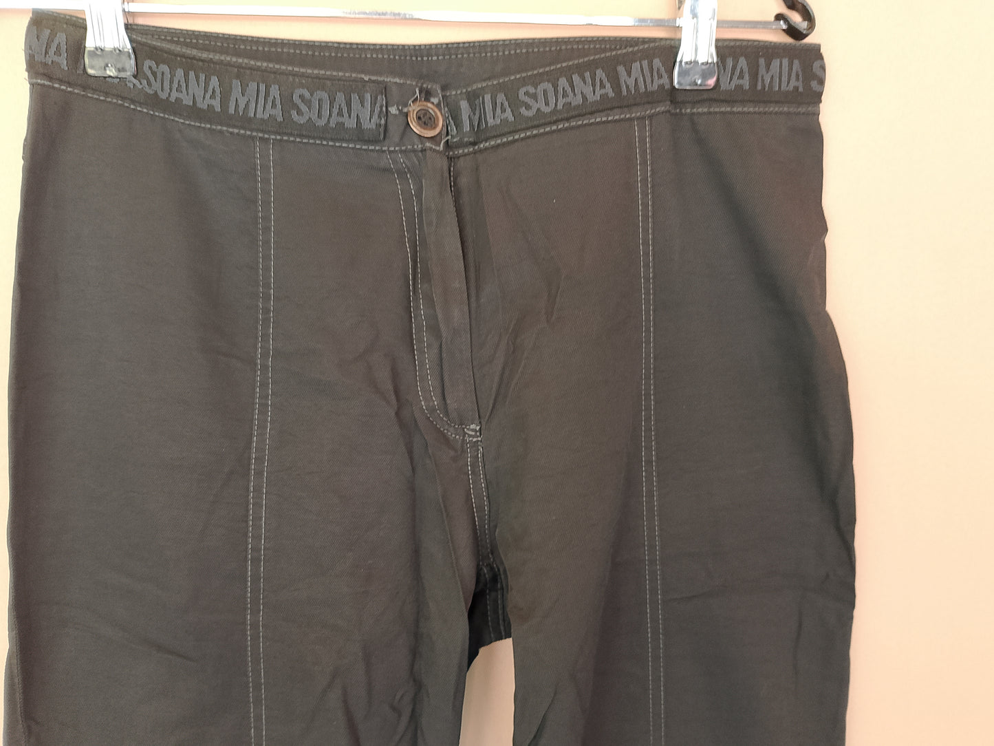 Pantaloni capri de damă, tip cargo, MIA SOANA - Marime 38