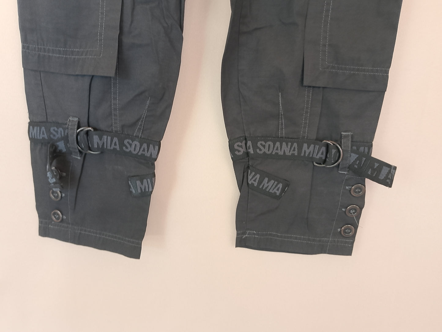 Pantaloni capri de damă, tip cargo, MIA SOANA - Marime 38