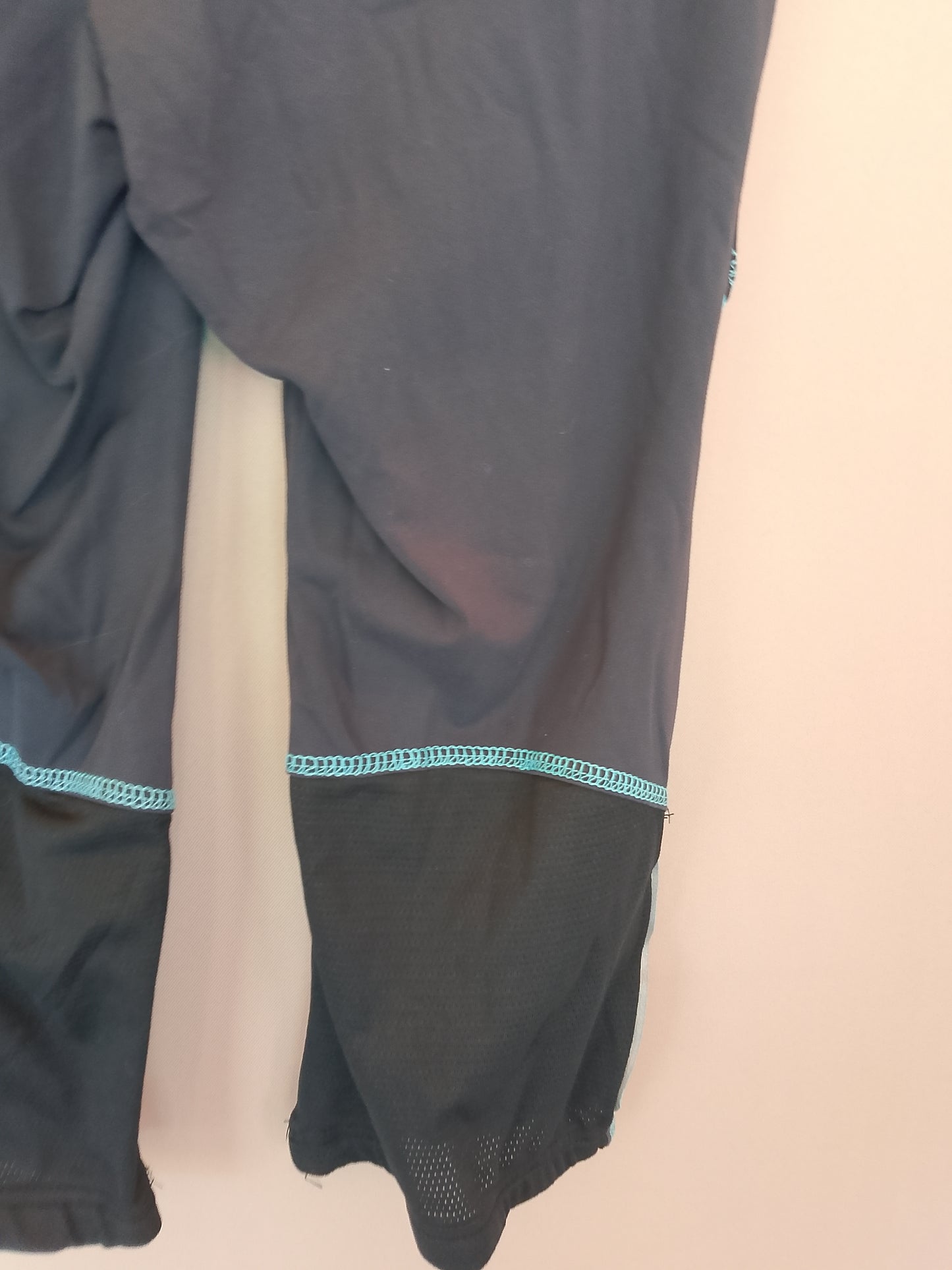 Colanți sport de damă, tip capri, negru cu turcoaz - Perfecți pentru sală sau alergat! Marime 40
