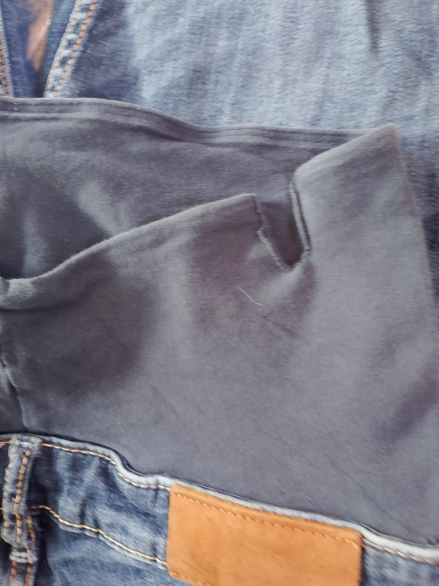 Blugi de sarcină Skinny, Mărimea 36/38 - Super Preț cu o Mică Imperfecțiune!