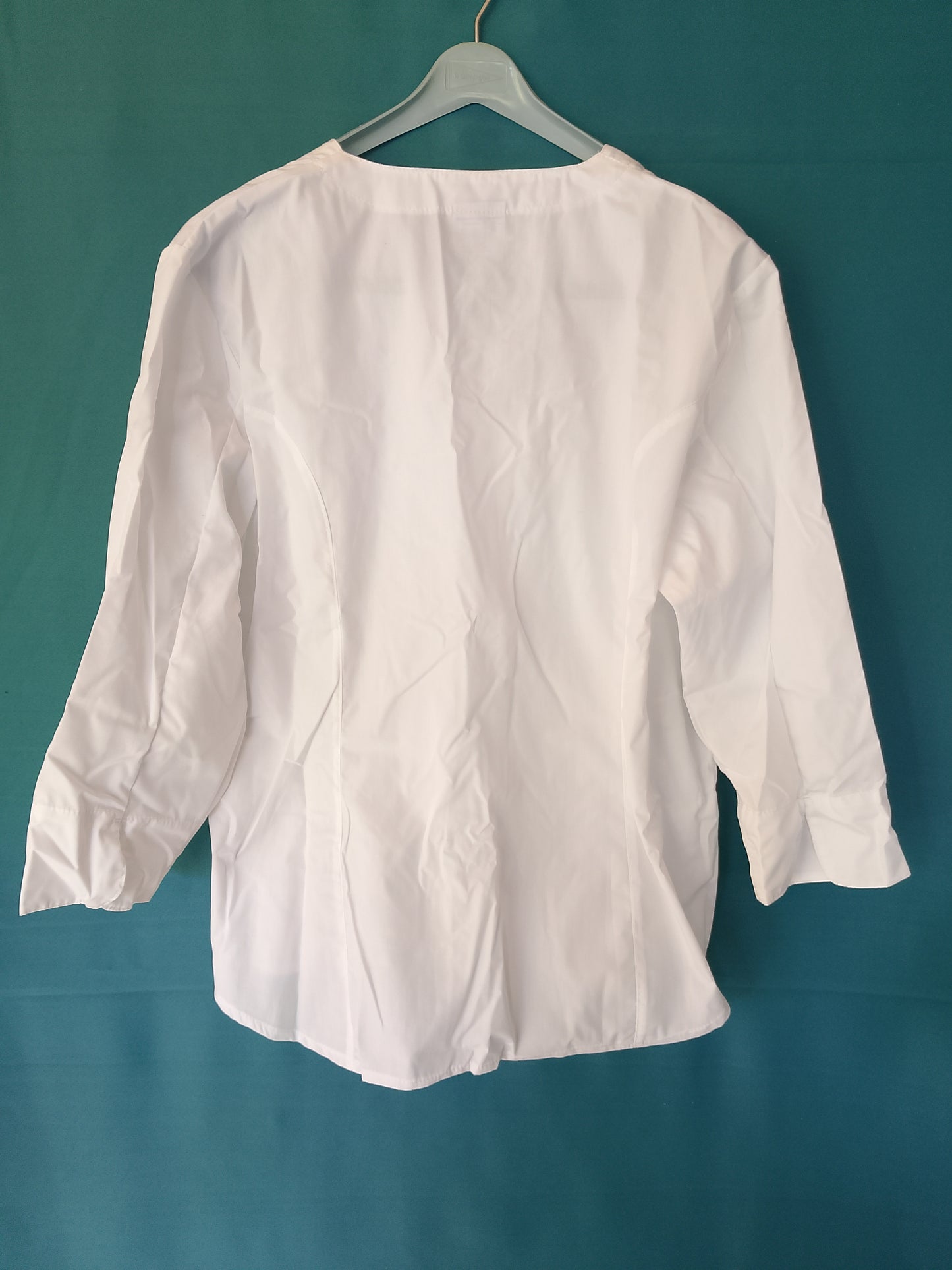 Tunică Albă AICS, Mărimea 52 - Profesională și Elegantă!