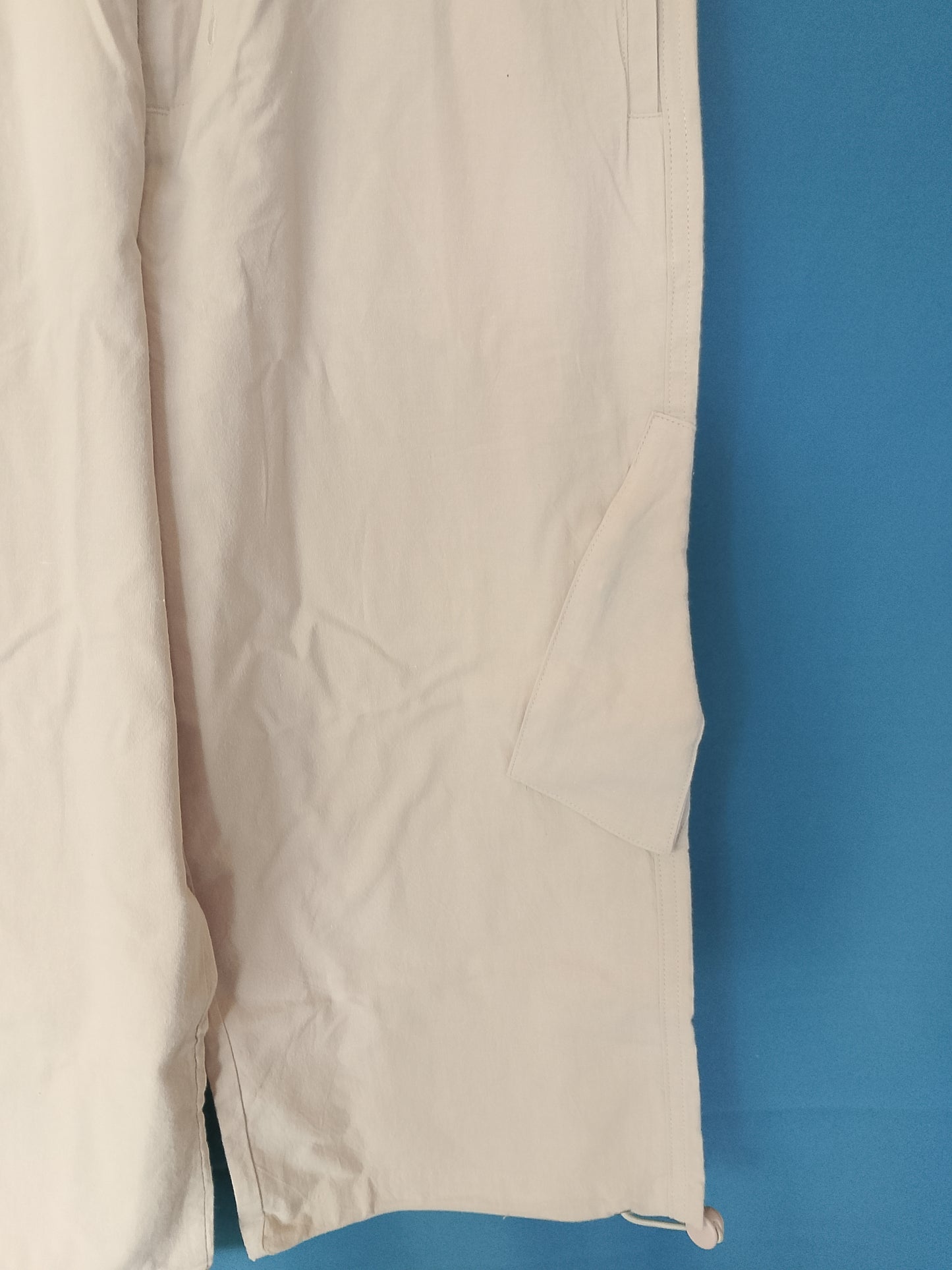 Pantaloni 3/4 Cargo de dama, mărimea L - Ideali pentru Exploratori Urbani!