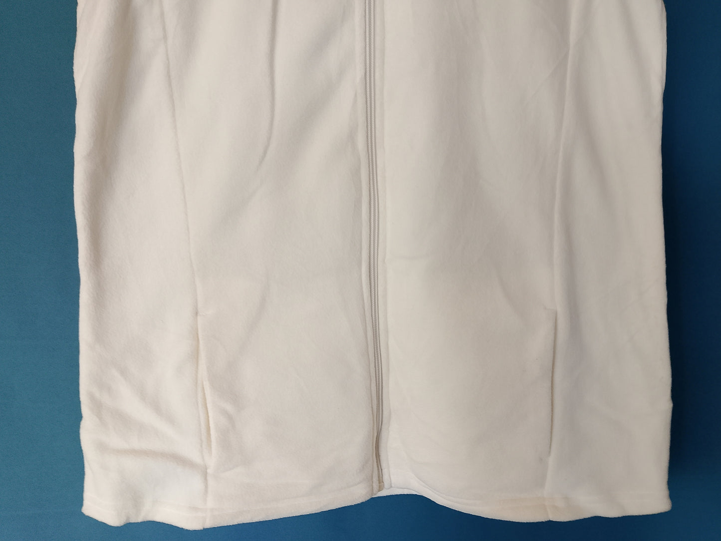 Vestă Pufoasă de Damă, cu Broderie Pasare - Caldă și Plină de Stil!