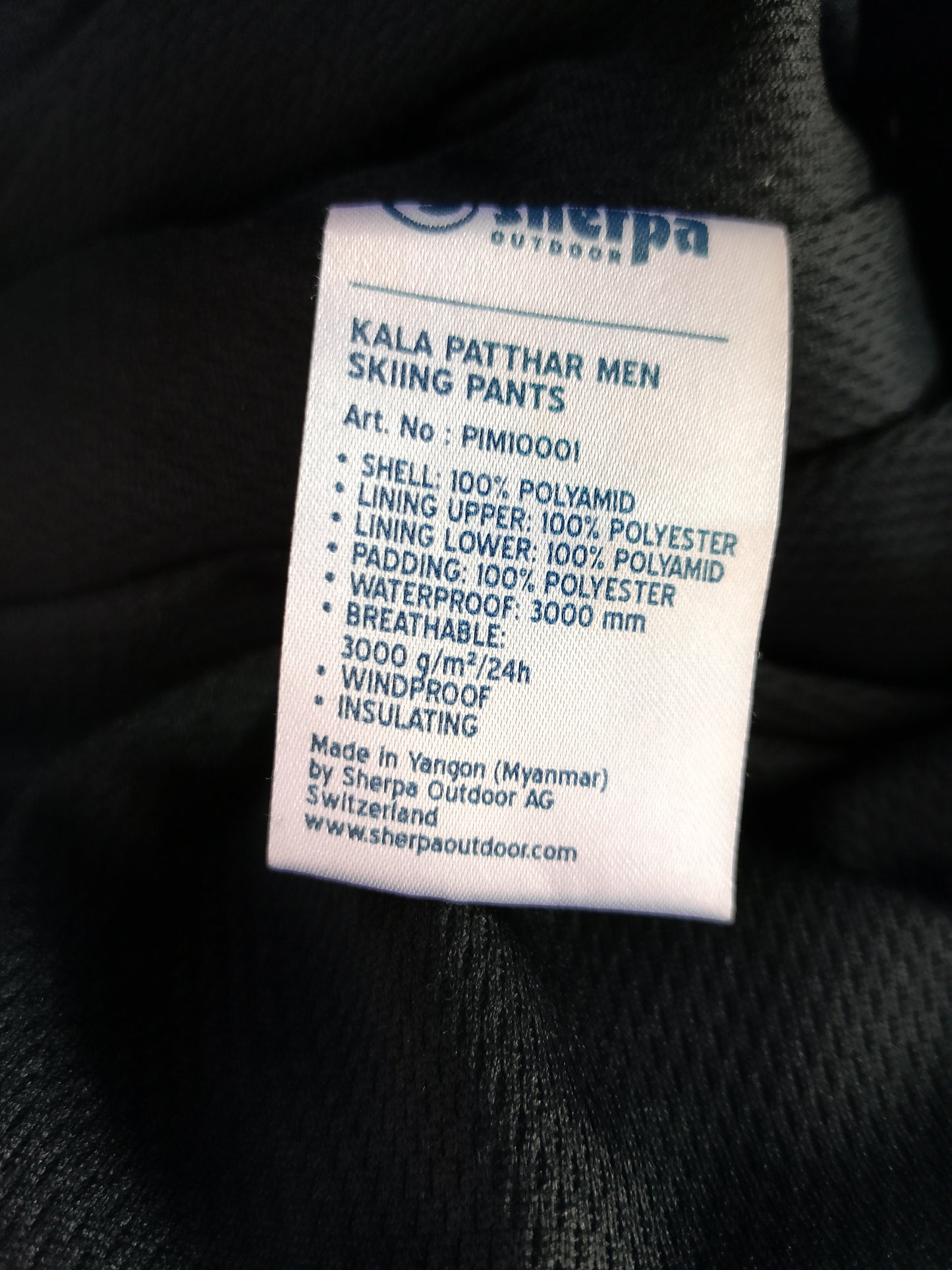 Pantaloni de schi bej, tehnici și rezistenți, ideali pentru performanțe pe pârtie. Marimea XXL.