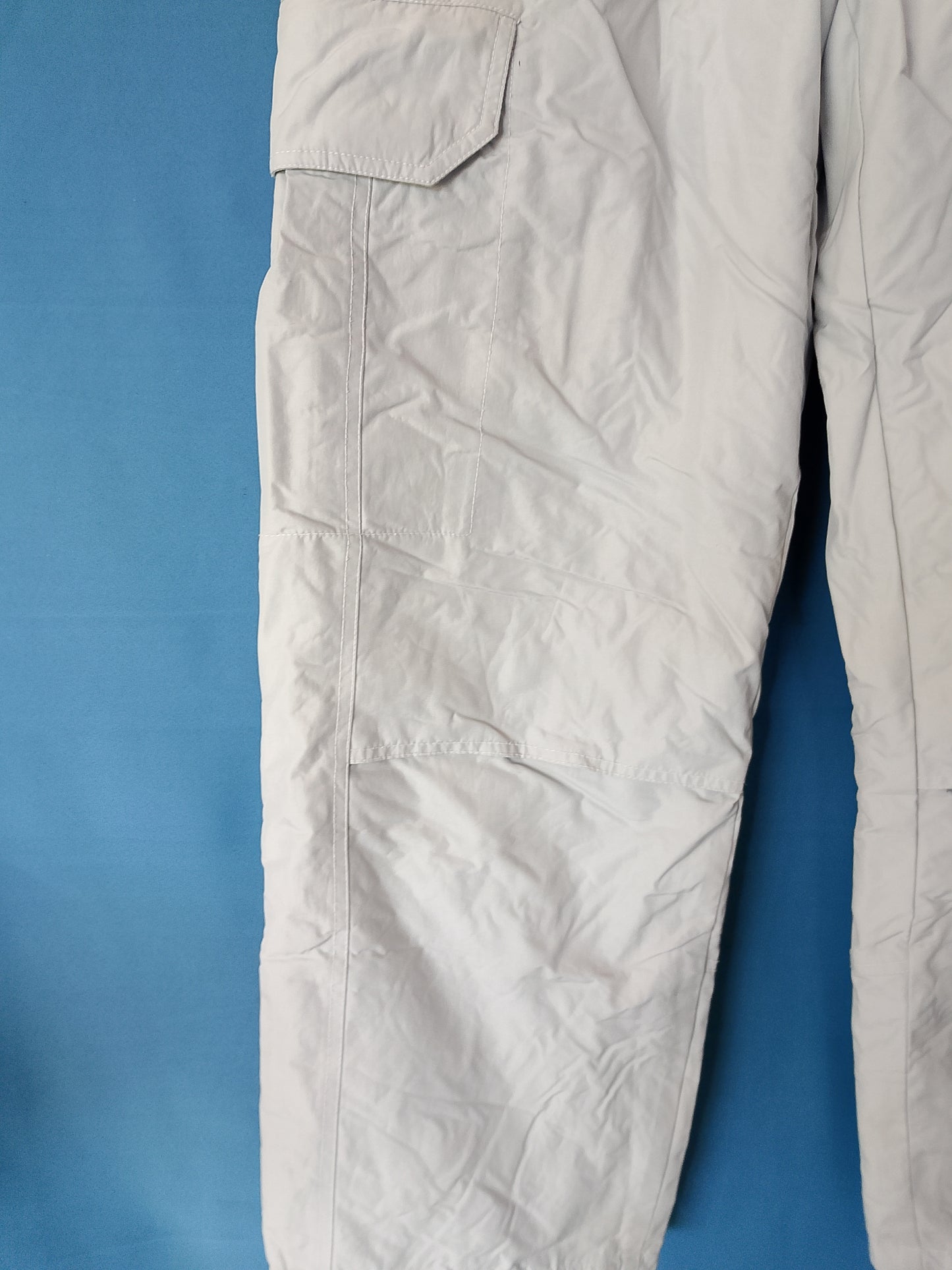 Pantaloni de schi/snowboard SLB Industries, bej, stil cargo, ideali pentru aventuri pe pârtie. Marime XS