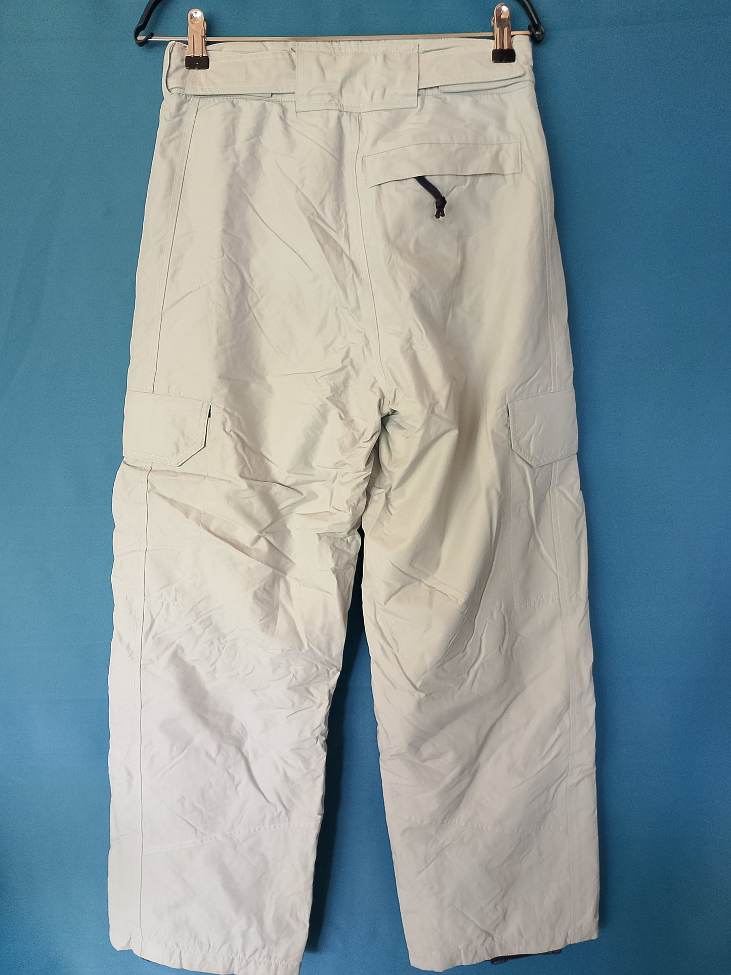 Pantaloni de schi/snowboard SLB Industries, bej, stil cargo, ideali pentru aventuri pe pârtie. Marime XS