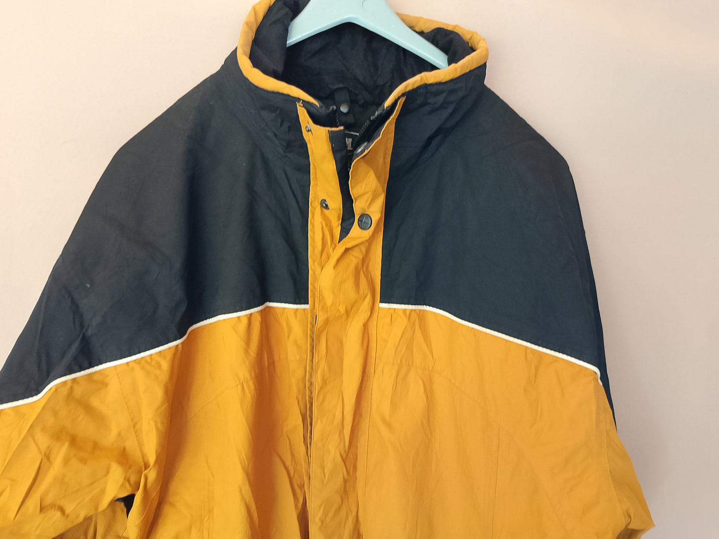 Geacă outdoor North 49, mărimea L/XL - Culoare îndrăzneață și rezistentă la frig!