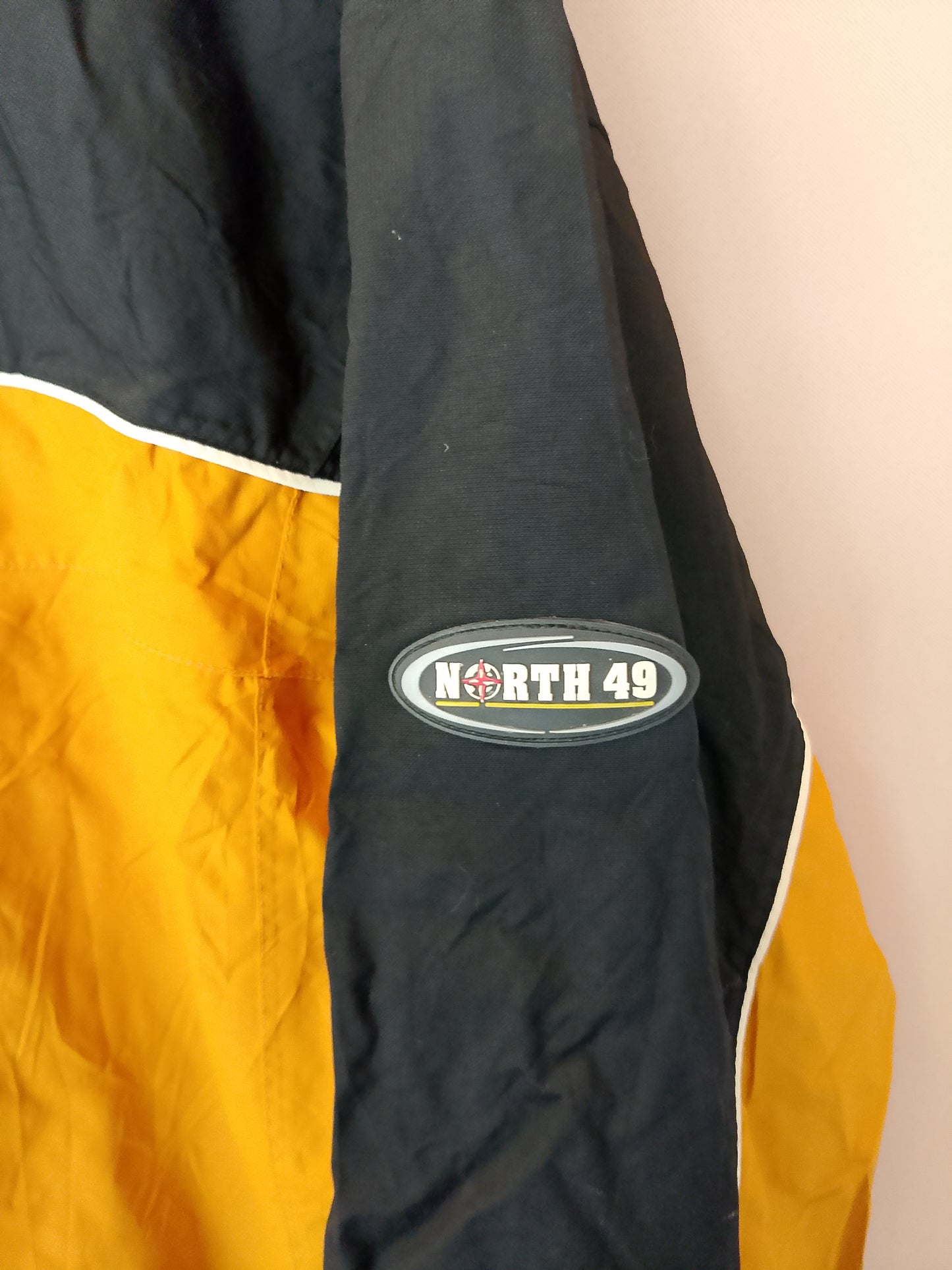 Geacă outdoor North 49, mărimea L/XL - Culoare îndrăzneață și rezistentă la frig!