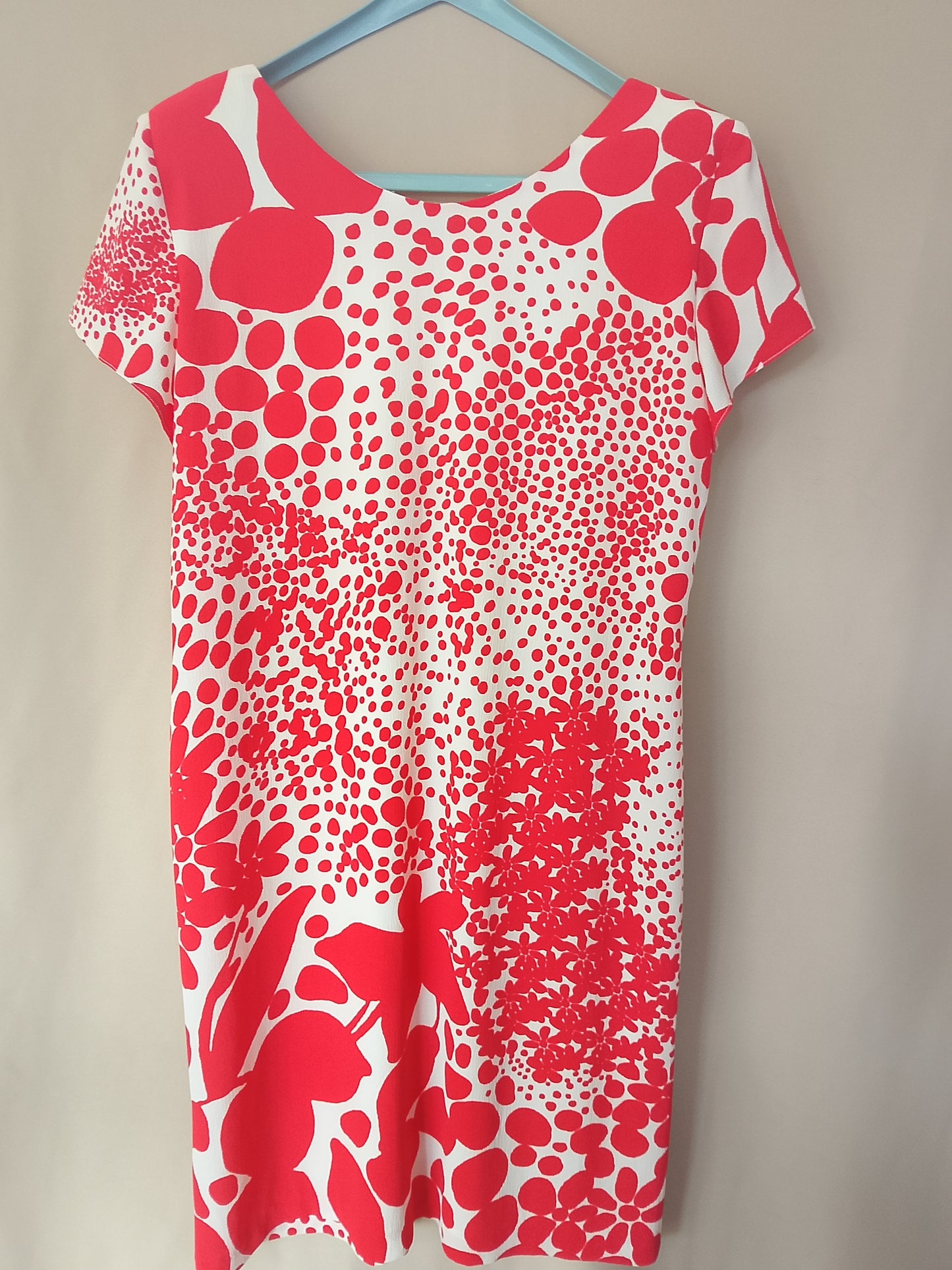 Rochie lejeră, cu imprimeu floral, perfectă pentru vară! Marime 48.