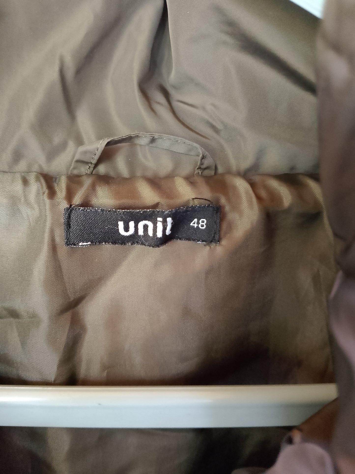 Eleganță și căldură pentru sezonul rece: geacă matlasată, marca UNIC. Marimea 48.