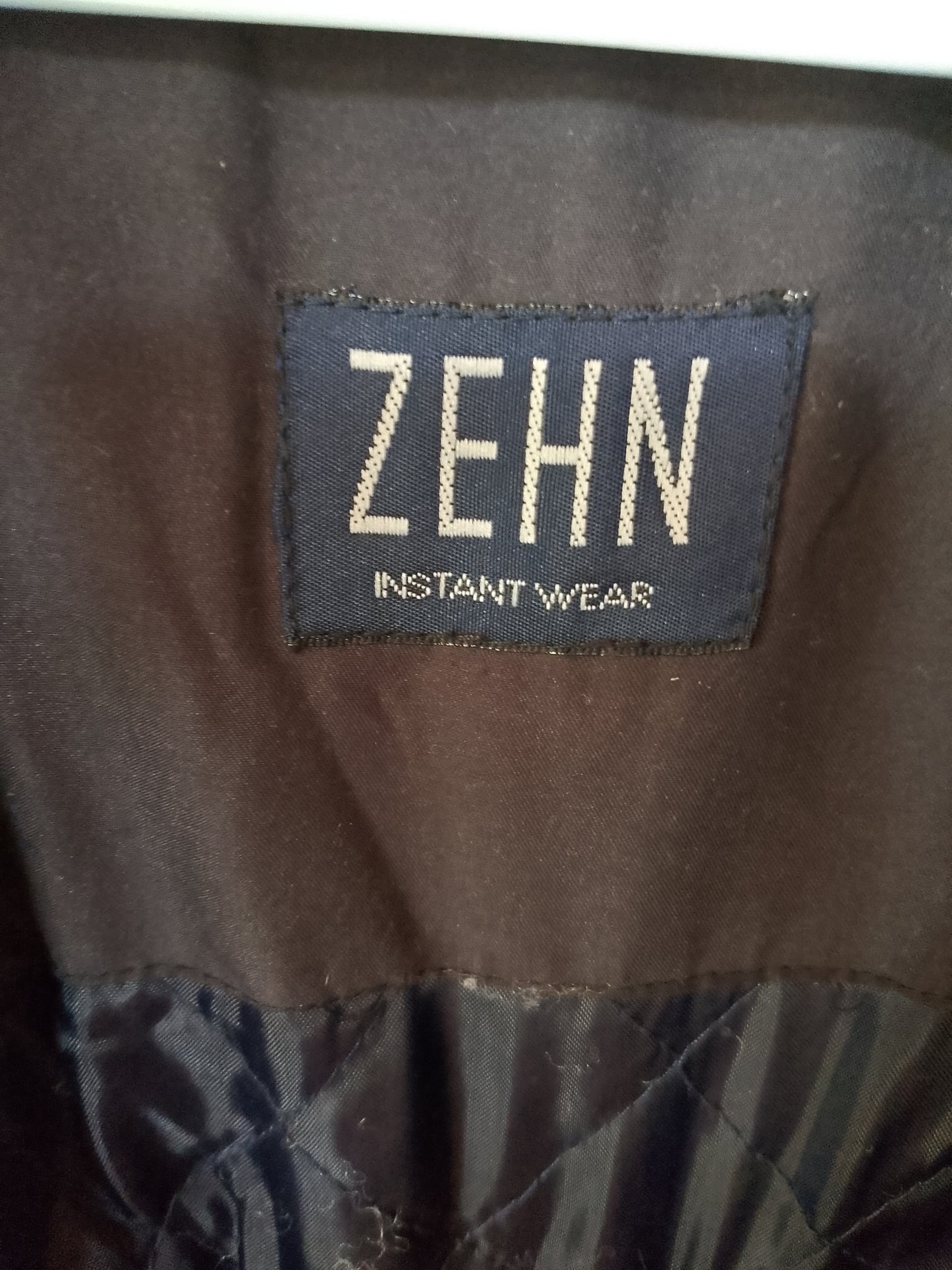 Jachetă de iarnă Zehn, mărimea 58 - Confort și căldură la un preț imbatabil!