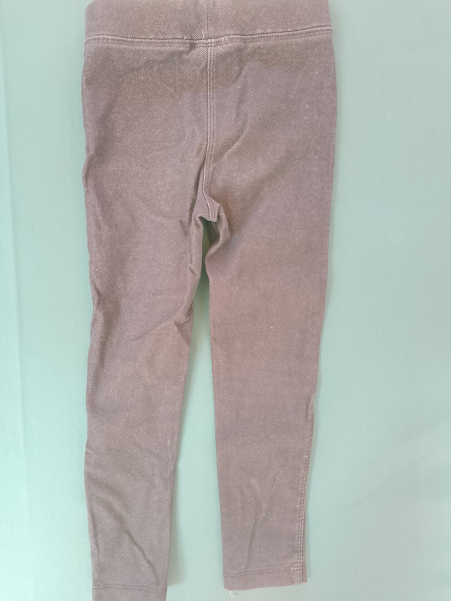Leggings gri tip blugi pentru fetițe: Stil și confort pentru joacă și plimbări!