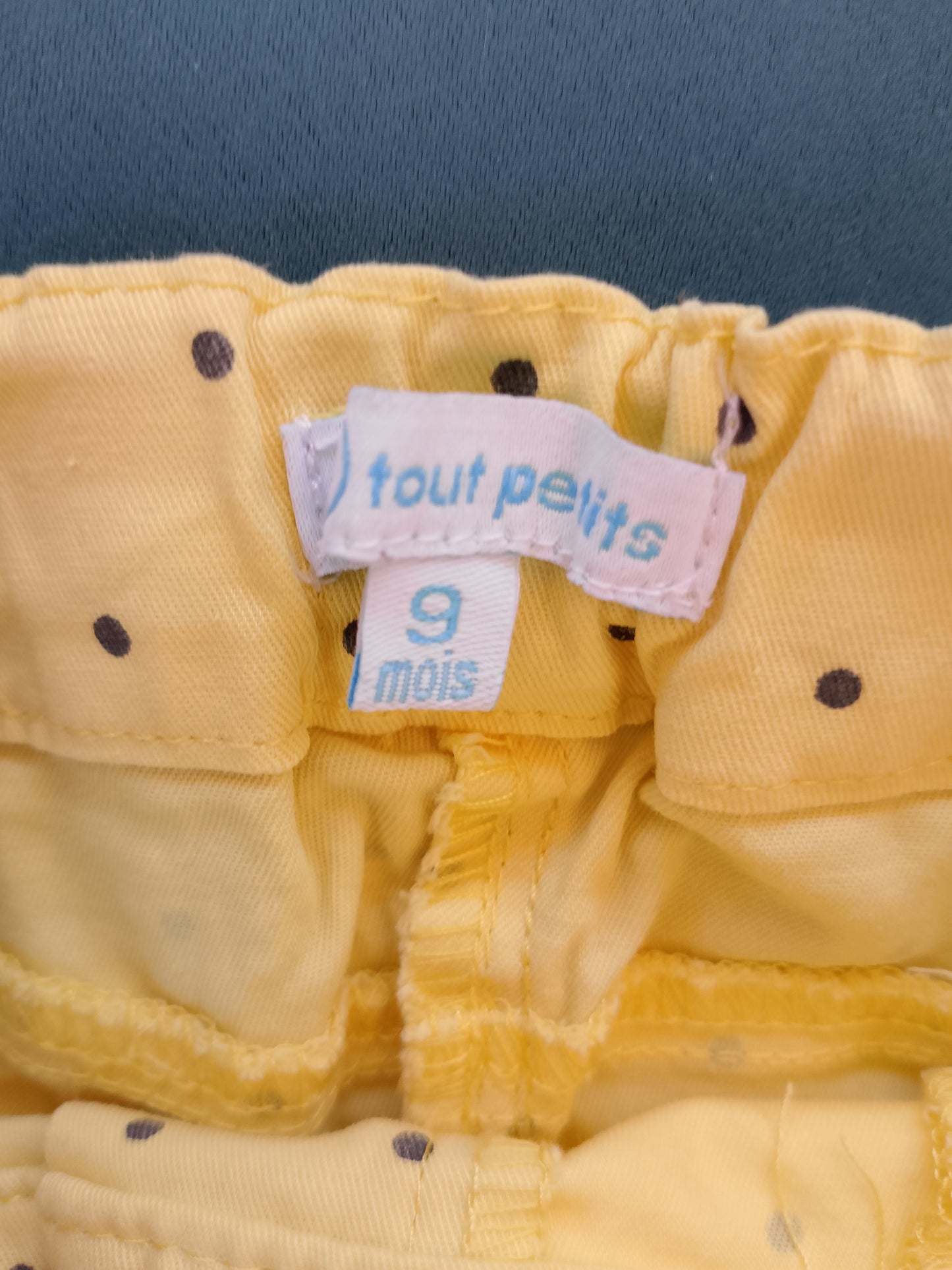 Soare și buline vesele: pantaloni Tout Petits, perfecți pentru a-i aduce zâmbete micuțului tău! 9 luni.