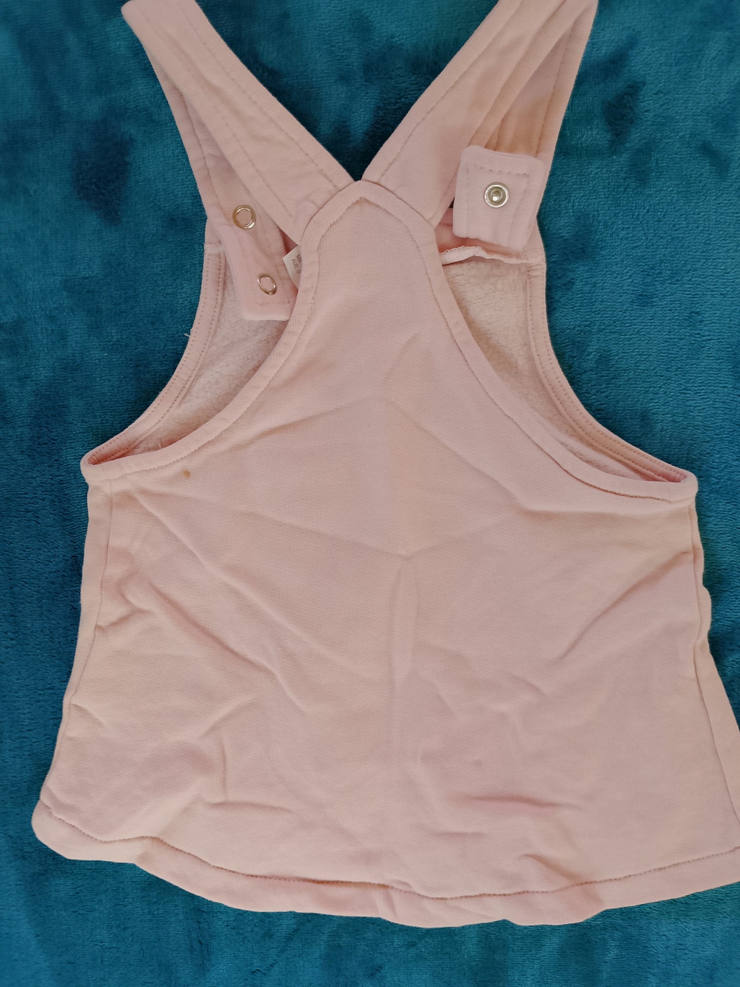 Salopetă H&M din bumbac organic - stil și confort pentru micuți! 6-9 luni.
