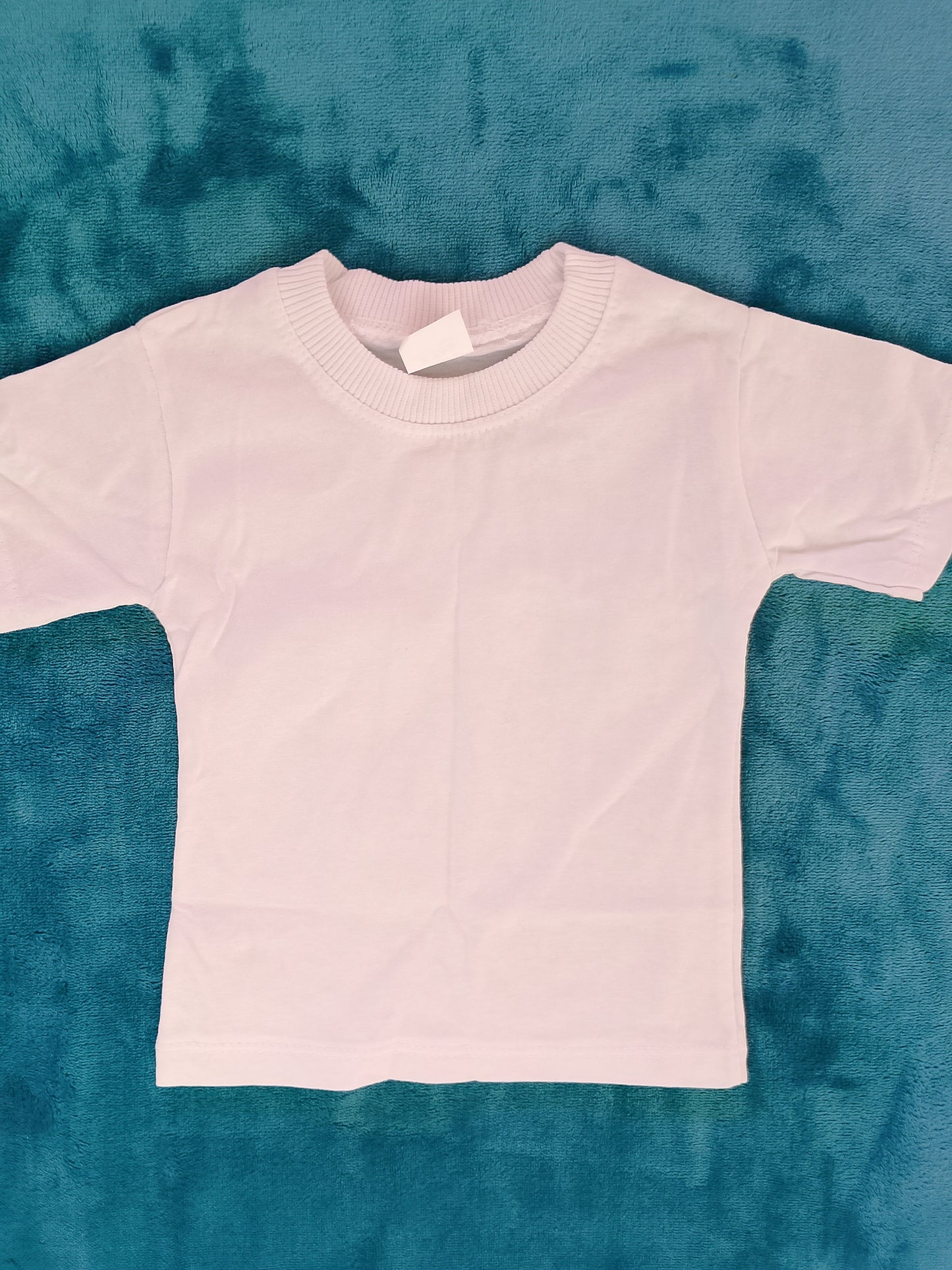 Tricou alb simplu pentru copii - piesa esențială pentru orice ținută! 2 ani.