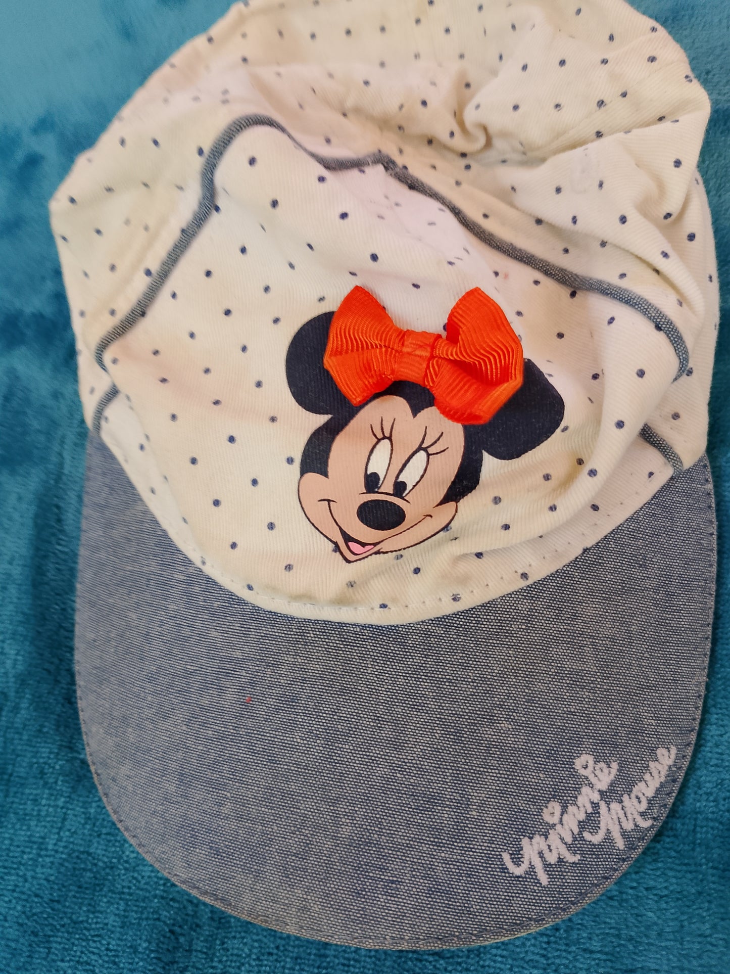 Sapca Adorabilă Minnie Mouse Disney Baby C&A – Stilat și Protejat la Soare! 86 cm.