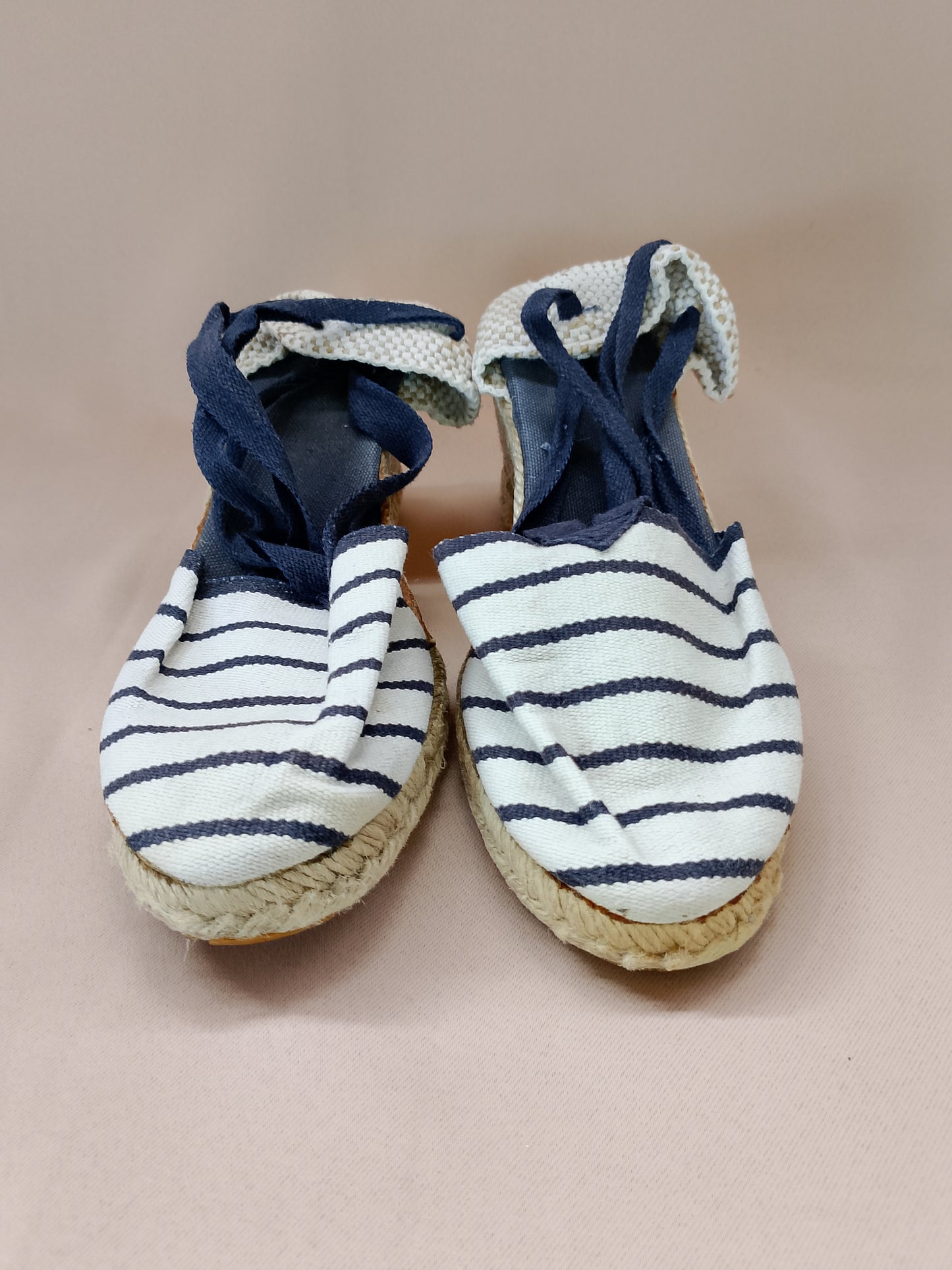 Espadrile Clasic Marinărești cu Dungi Alb-Bleu și Talpă de Iută – Eleganță Nautică pentru Vară!