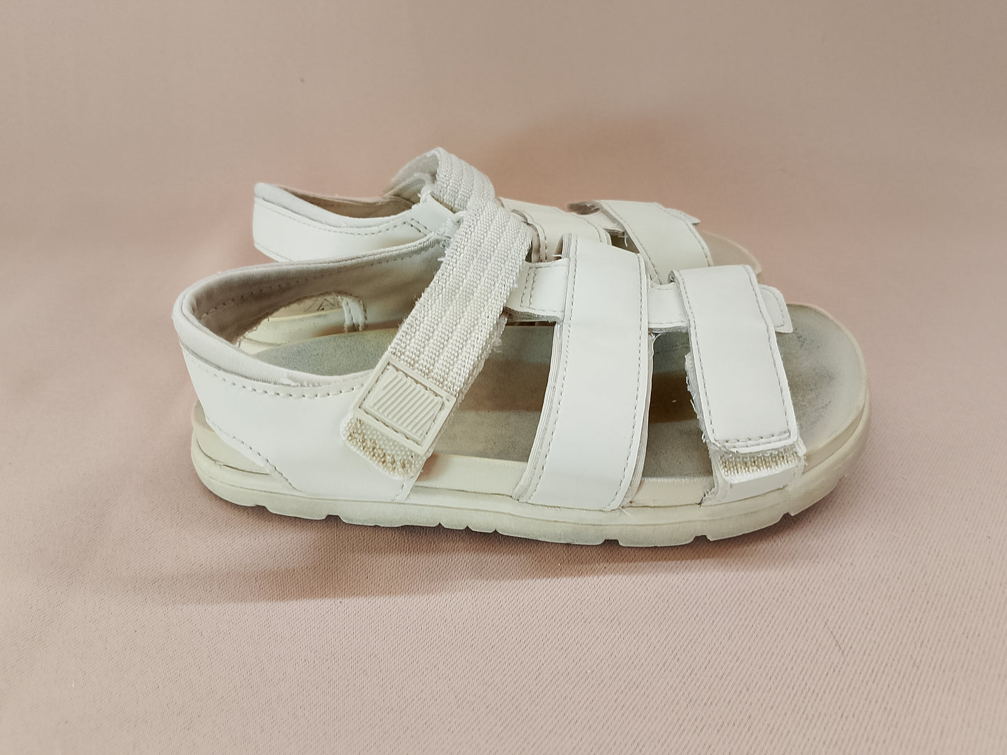 Sandale albe, unisex - Confort și stil pentru zilele însorite!