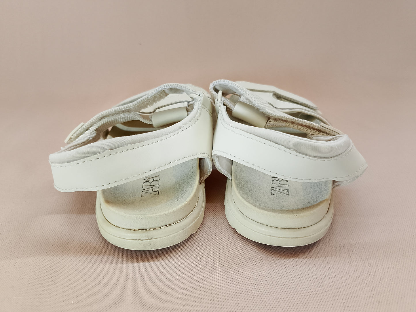 Sandale albe, unisex - Confort și stil pentru zilele însorite!