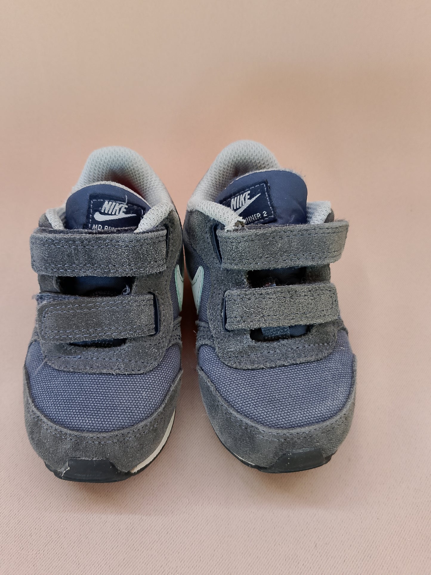 Adidași "Nike" pentru copii - Stabilitate și stil pentru micii exploratori! Marime 22.