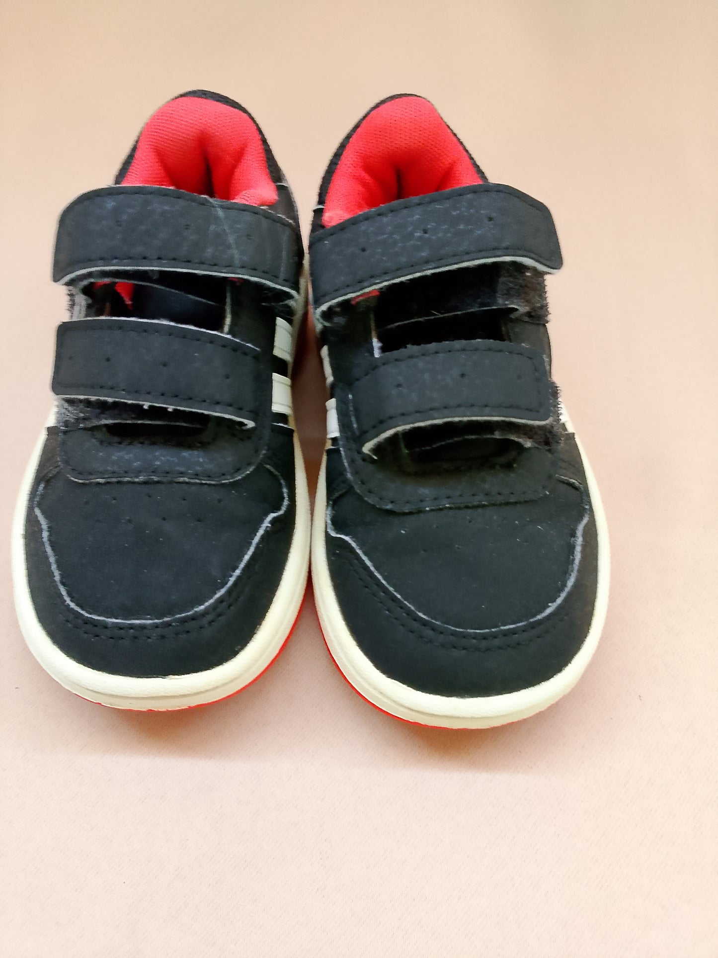 Adidași "Adidas" pentru copii, negri cu dungi albe - Stil clasic și confort garantat! Marimea 23.