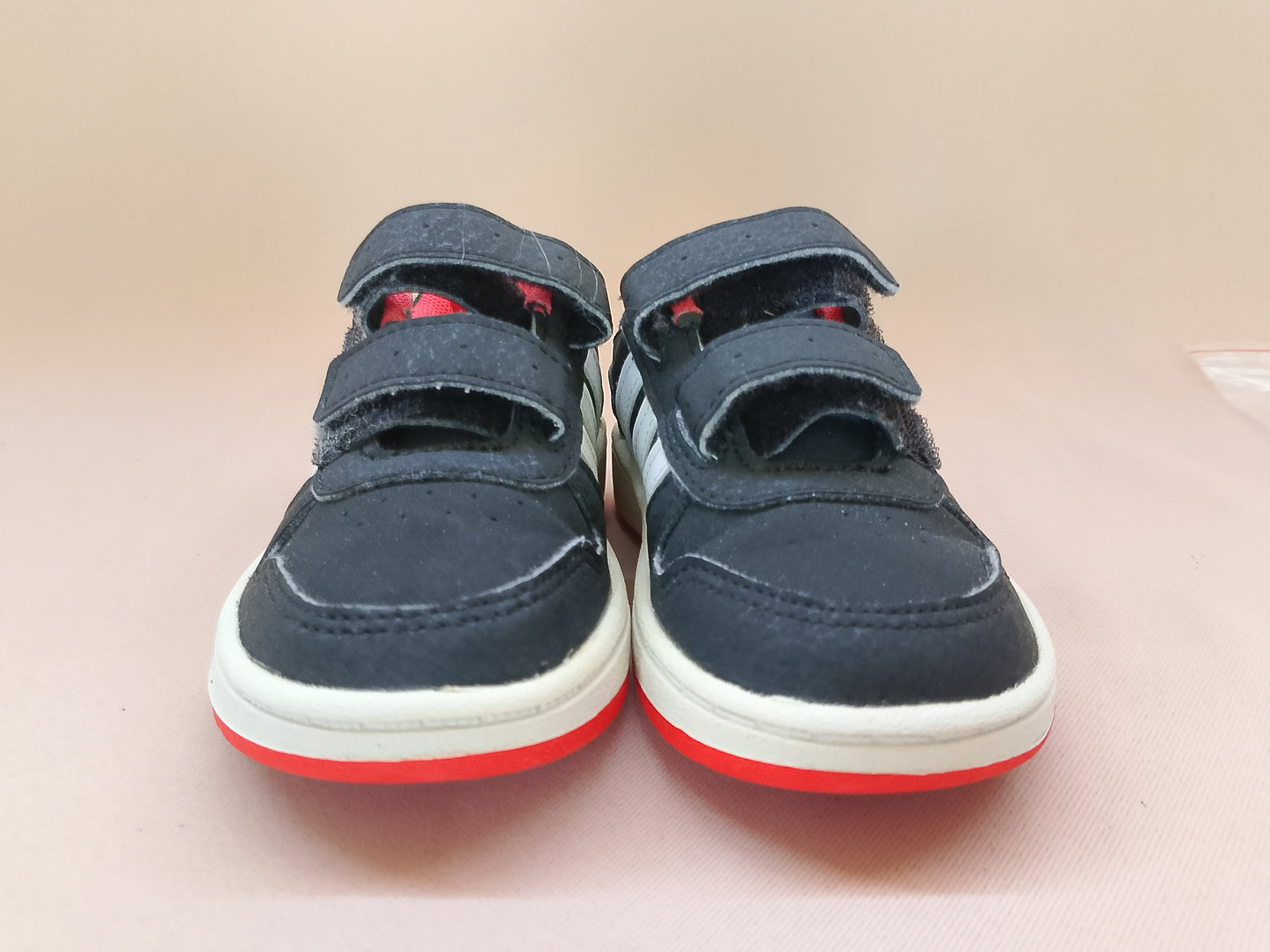 Adidași "Adidas" pentru copii, negri cu dungi albe - Stil clasic și confort garantat! Marimea 23.