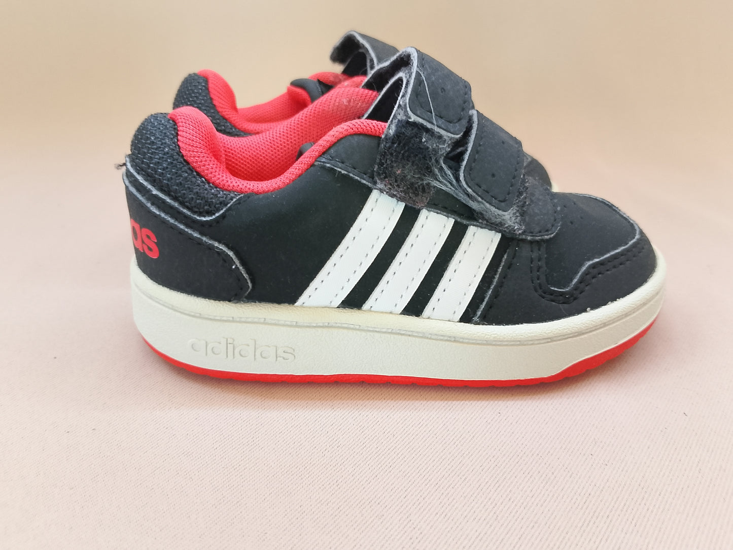 Adidași "Adidas" pentru copii, negri cu dungi albe - Stil clasic și confort garantat! Marimea 23.