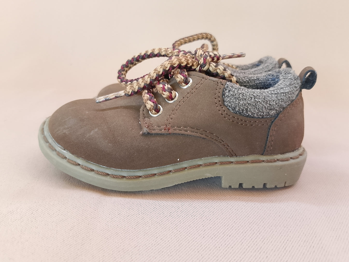Ghete "Timberland" pentru copii - Stabilitate și stil în fiecare pas! Marimea 20.