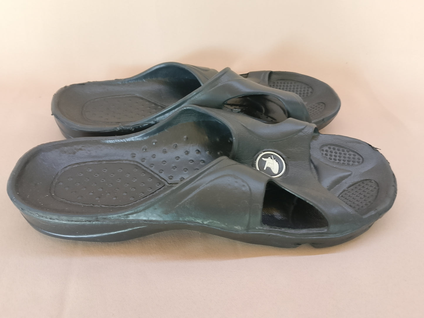 Șlapi/Papuci Negri. Unisex, Confortabili pentru Plajă și Piscină