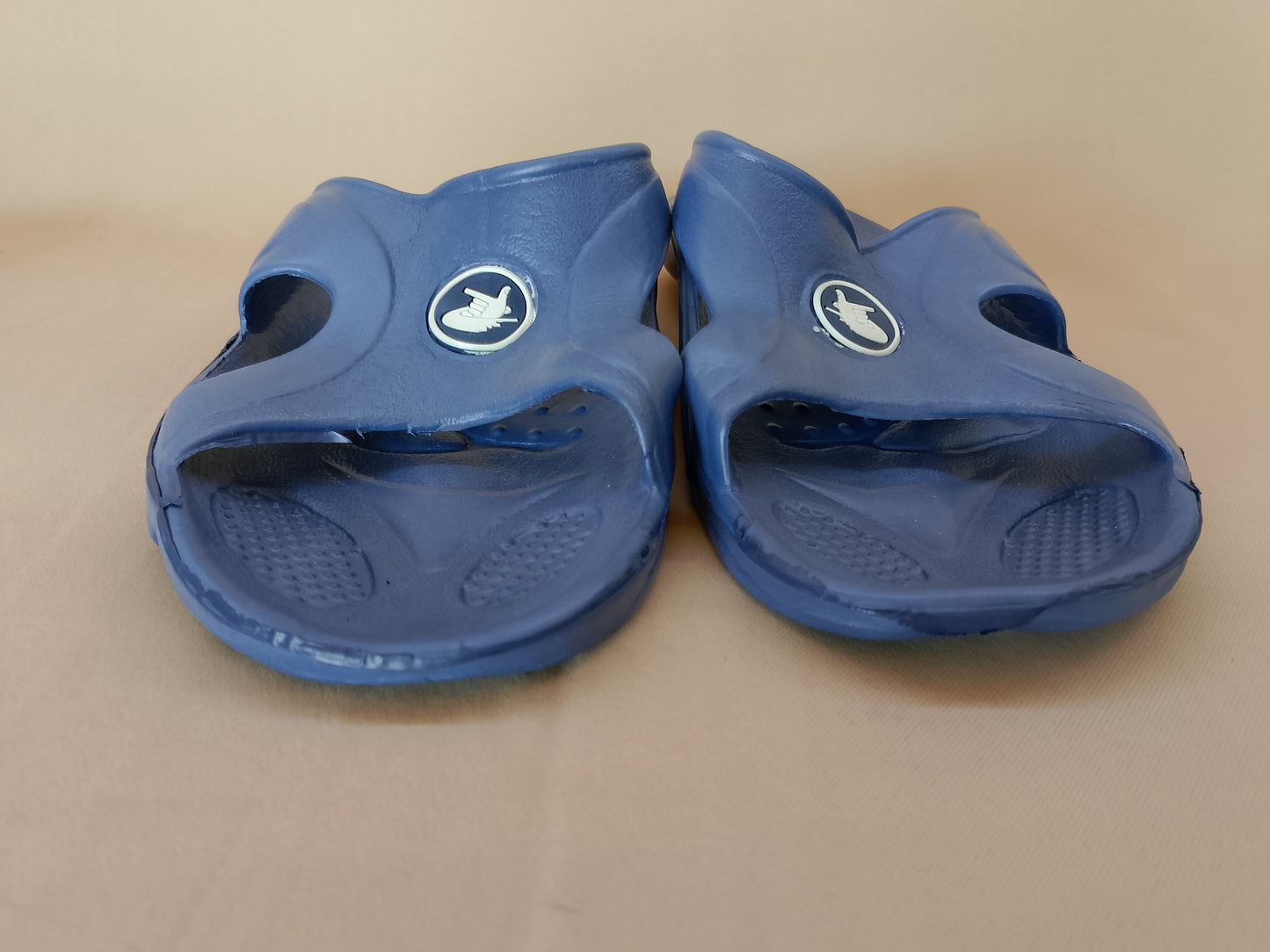 Șlapi/Sabot Albaștri Închis Unisex, cu Logo - Confort și Versatilitate