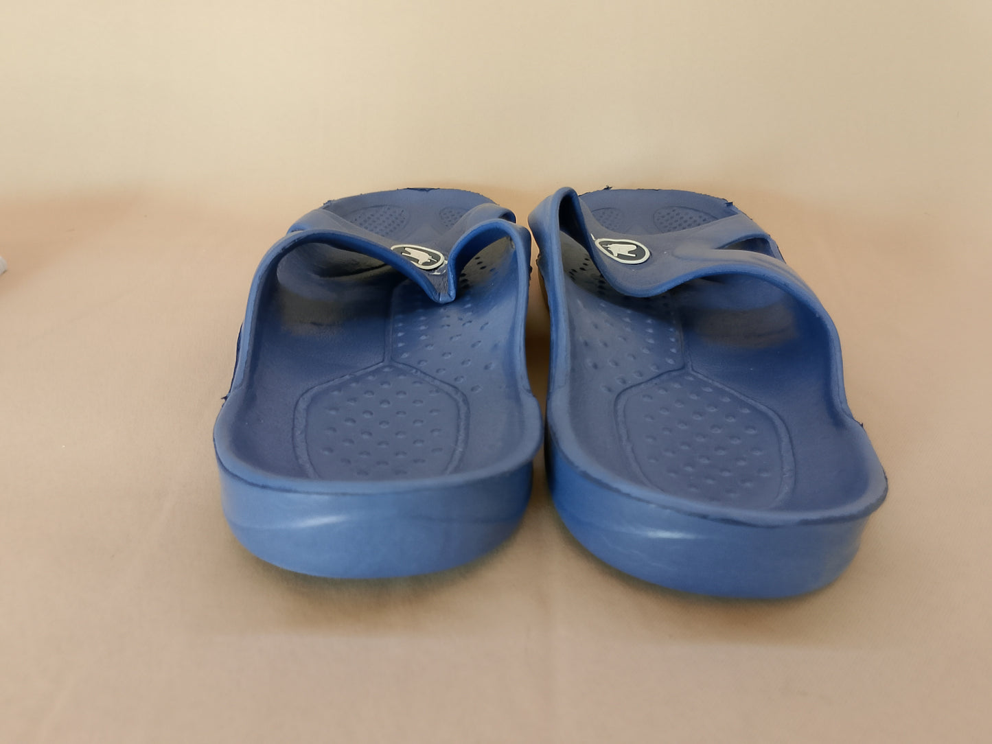 Șlapi/Sabot Albaștri Închis Unisex, cu Logo - Confort și Versatilitate. Marime 45.