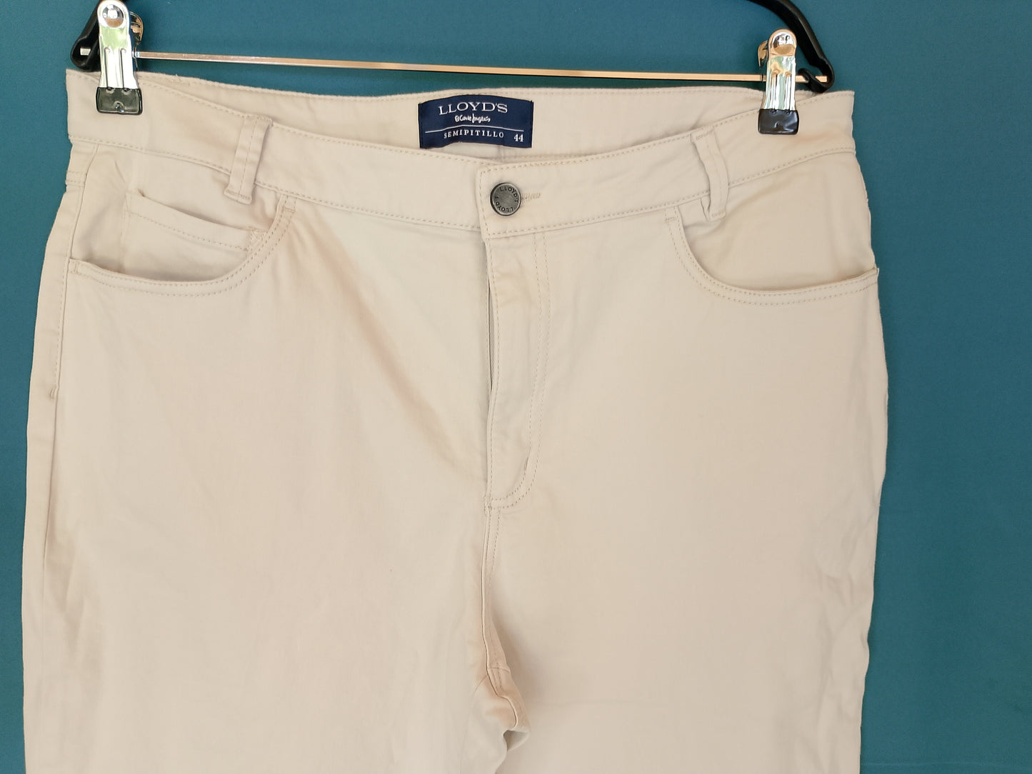 Eleganță Casual: Pantaloni Lloyd's. Un Clasic Versatil la Preț Imbatabil! Marime 44.