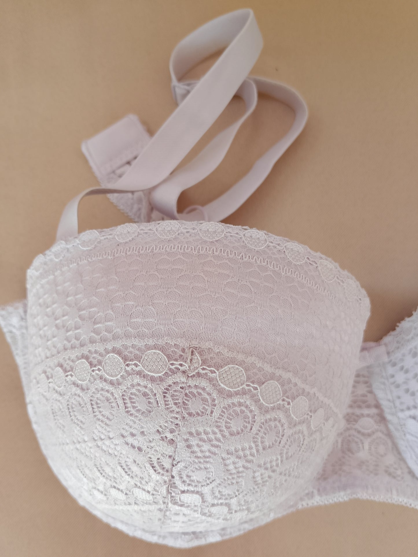 Delicatețe și Suport: Sutien Alb Primark cu Dantelă Romantică – Un Clasic Feminin! 80D