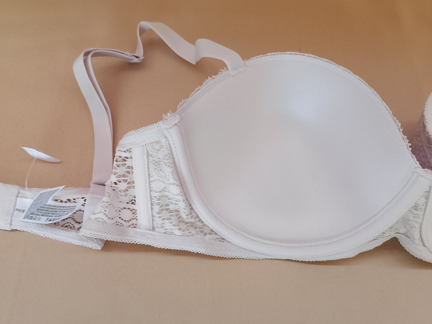 Delicatețe și Suport: Sutien Alb Primark cu Dantelă Romantică – Un Clasic Feminin! 80D