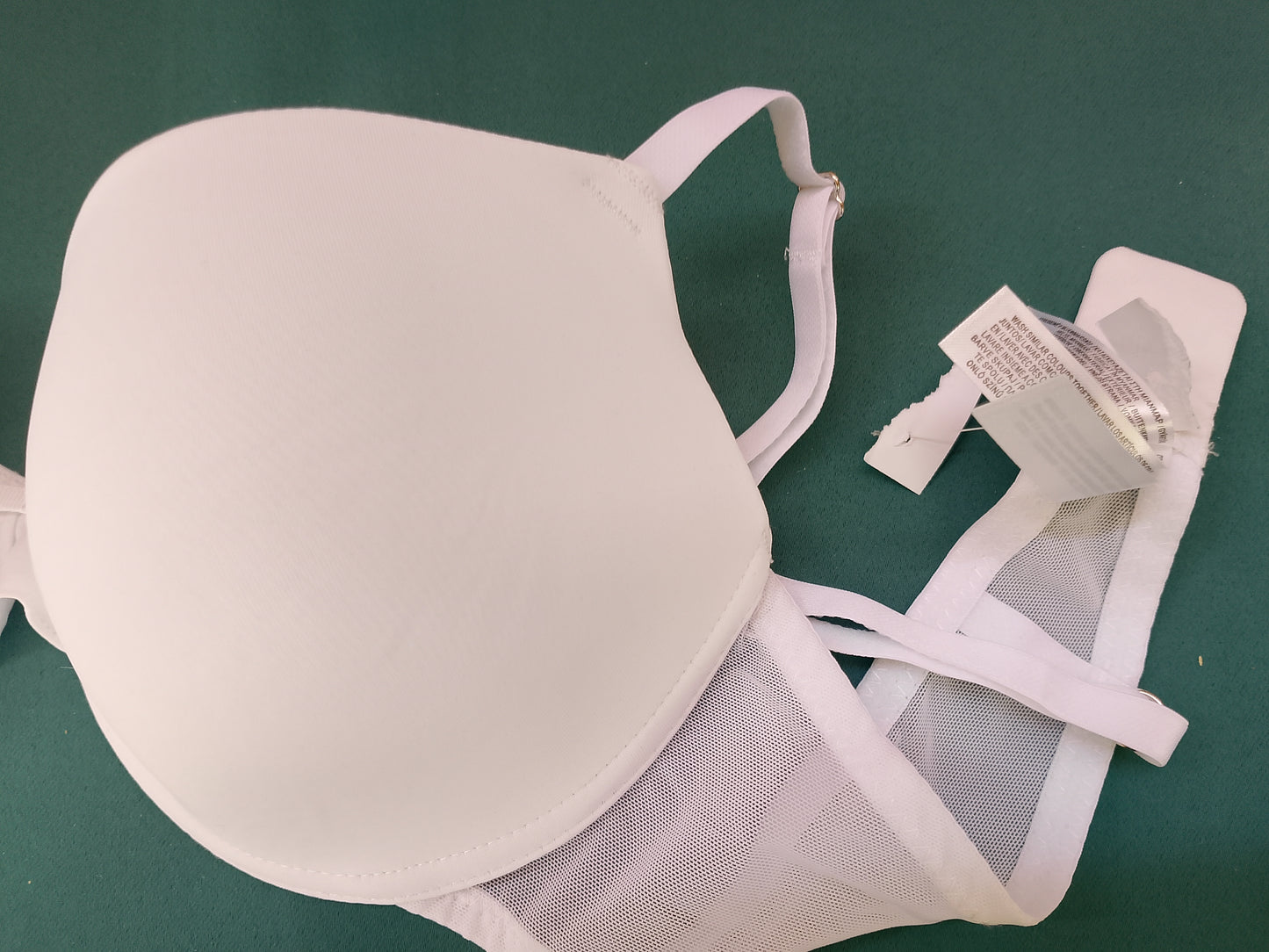 Modern și Confortabil: Sutien Alb Primark cu Design Minimalist și Suport Lateral! 75 D.