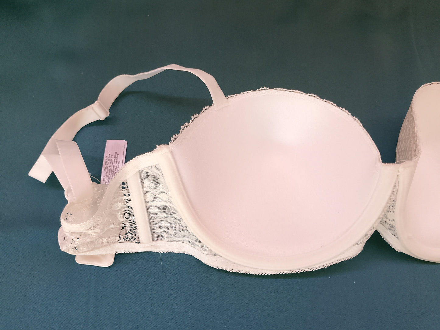 Farmec Romantic: Sutien Alb Primark cu Dantelă Perforată – Eleganță Delicată! 80 D
