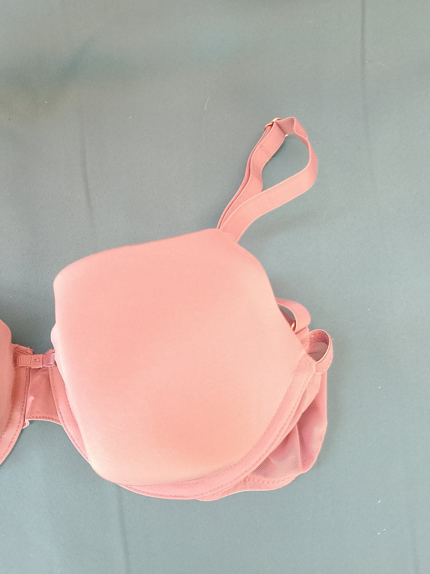Farmec Subtil: Sutien Primark Roz Pudră cu Detalii Delicate la Spate – Confort și Stil! 80C