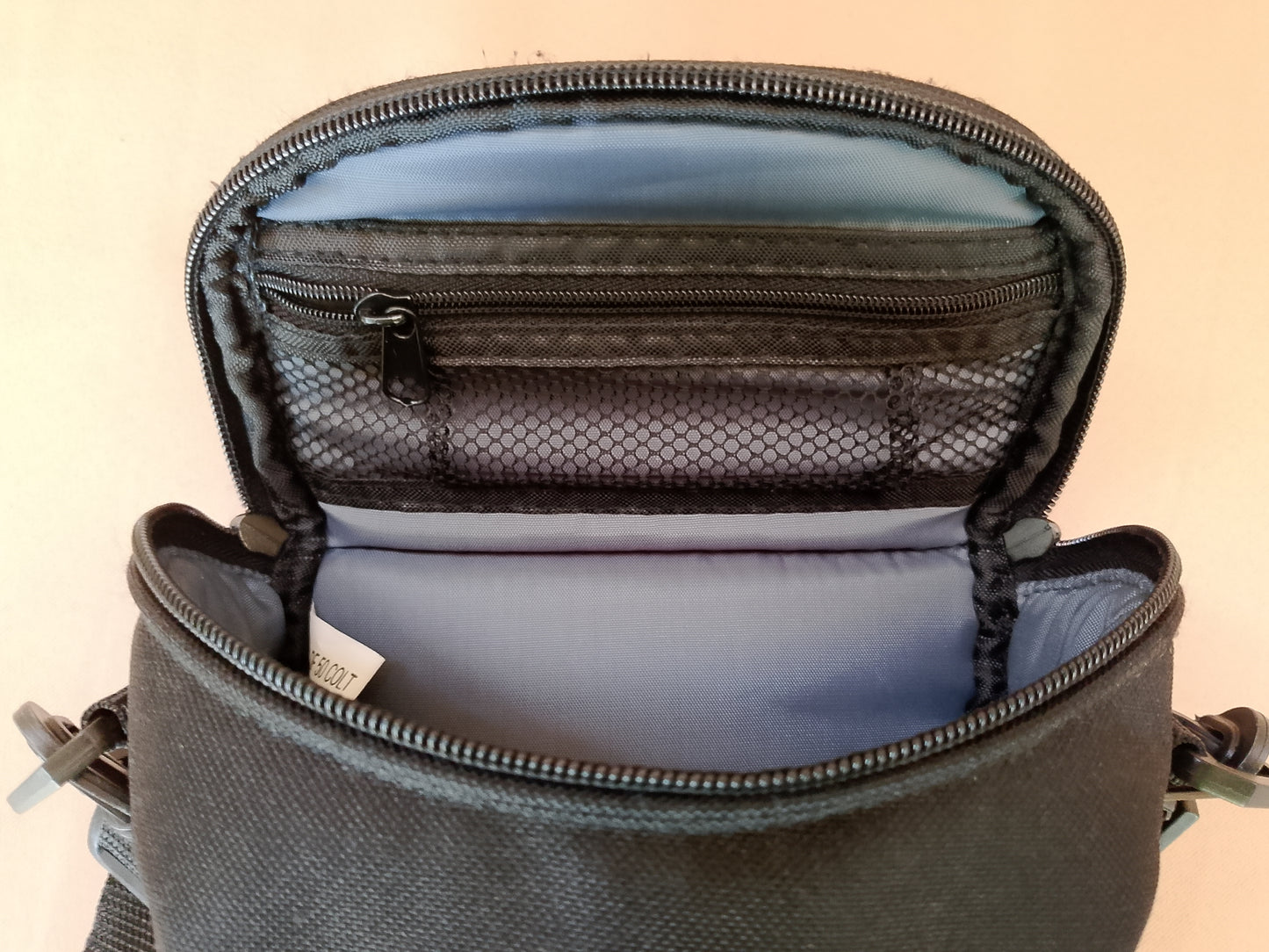 Geantă Foto Compactă Samsonite – Protecție Fiabilă pentru Aparatul Tău!