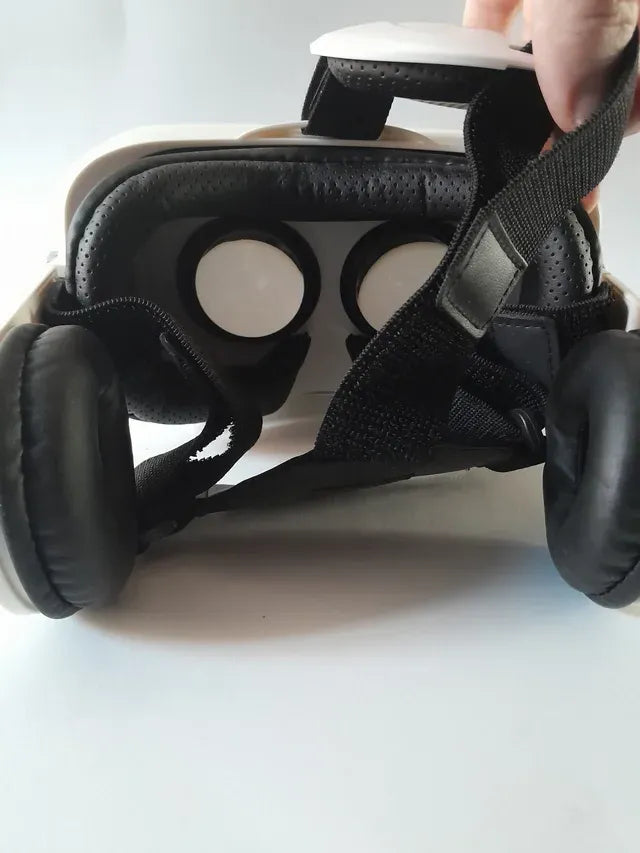 Ochelari VR pentru telefon. Cu gamepad.