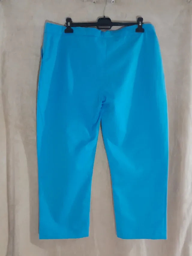 Pantaloni sanitari. Noi, fara eticheta. Talie 52 cm. Marimea L.